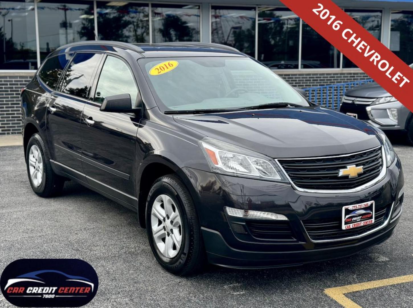 2016 GRAY Chevrolet Traverse LS FWD w/PDC (1GNKRFED6GJ) with an 3.6L V6 DOHC 24V engine, 6A transmission, located at 7600 S Western Ave., Chicago, IL, 60620, (773) 918-3980, 0.000000, 0.000000 - Photo#0