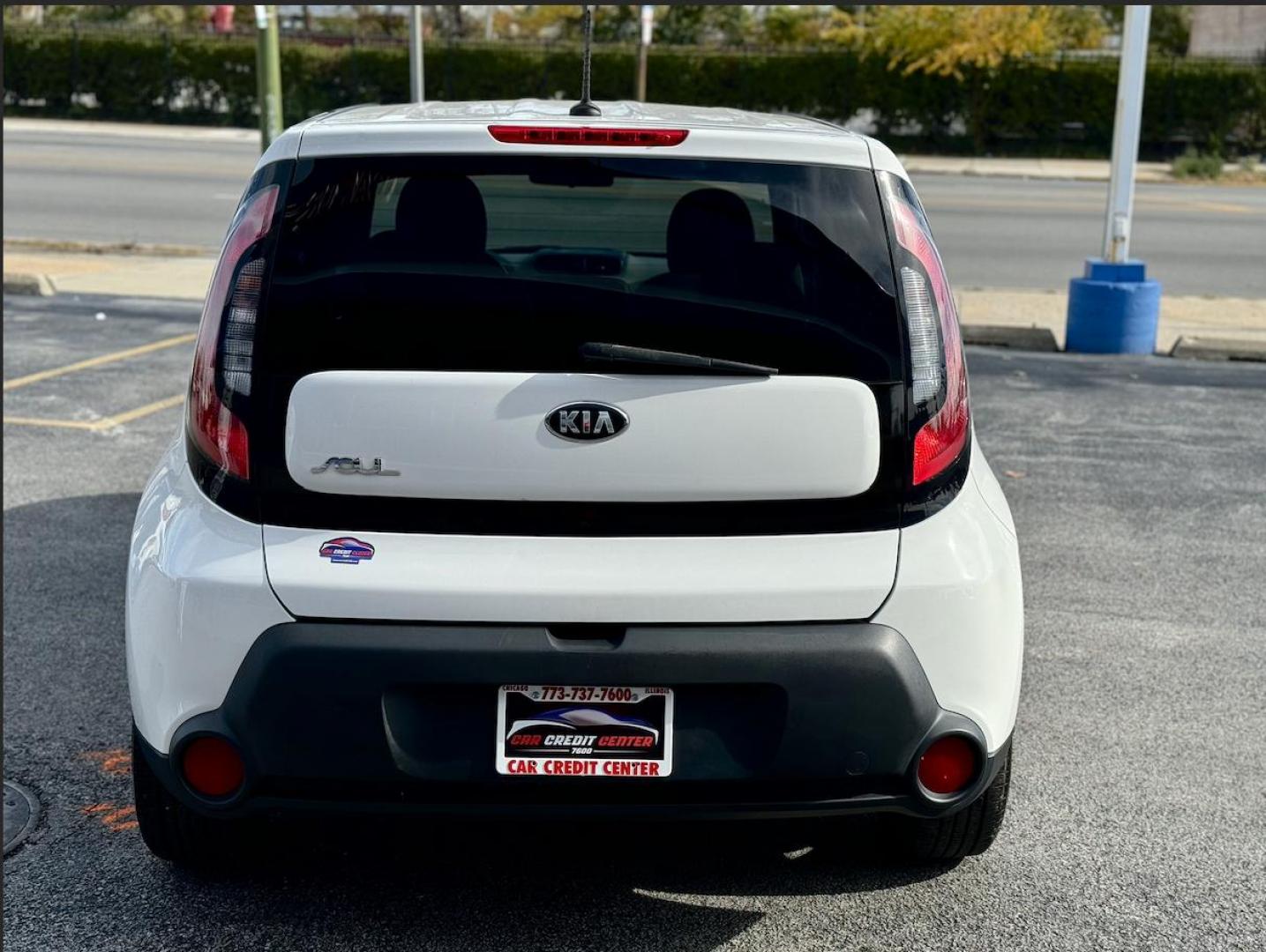 2015 WHITE Kia Soul Base (KNDJN2A21F7) with an 1.6L L4 DOHC 16V engine, located at 7600 S Western Ave., Chicago, IL, 60620, (773) 918-3980, 0.000000, 0.000000 - Photo#3