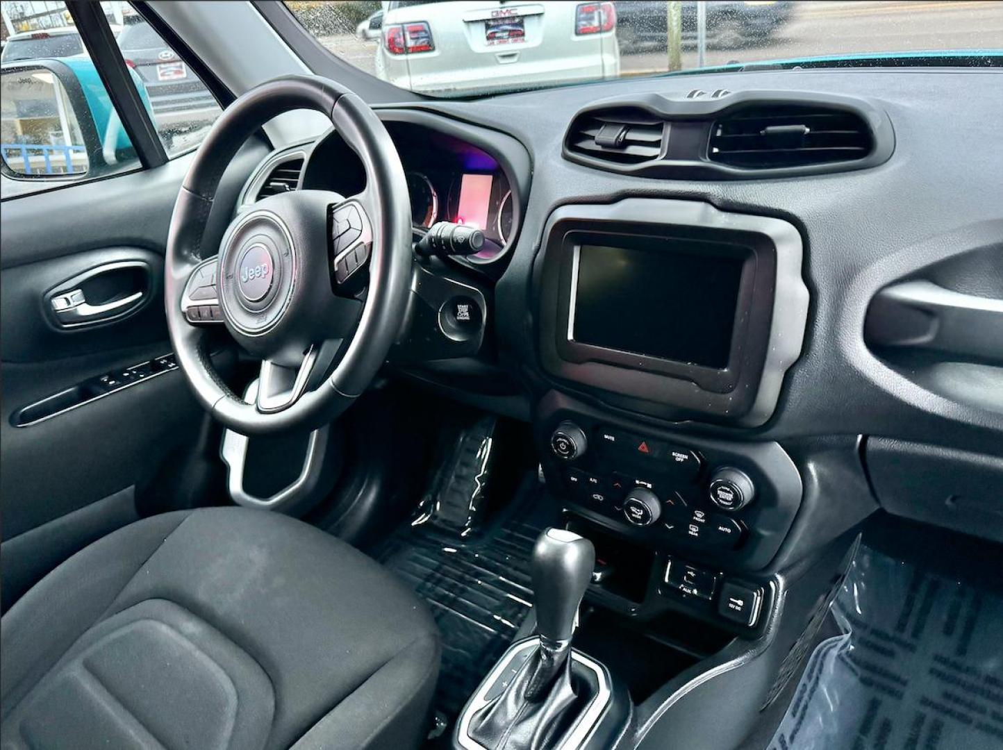 2020 BLUE Jeep Renegade Latitude (ZACNJABB1LP) with an 2.4L L4 DOHC 16V engine, 9A transmission, located at 7600 S Western Ave., Chicago, IL, 60620, (773) 918-3980, 0.000000, 0.000000 - Photo#8