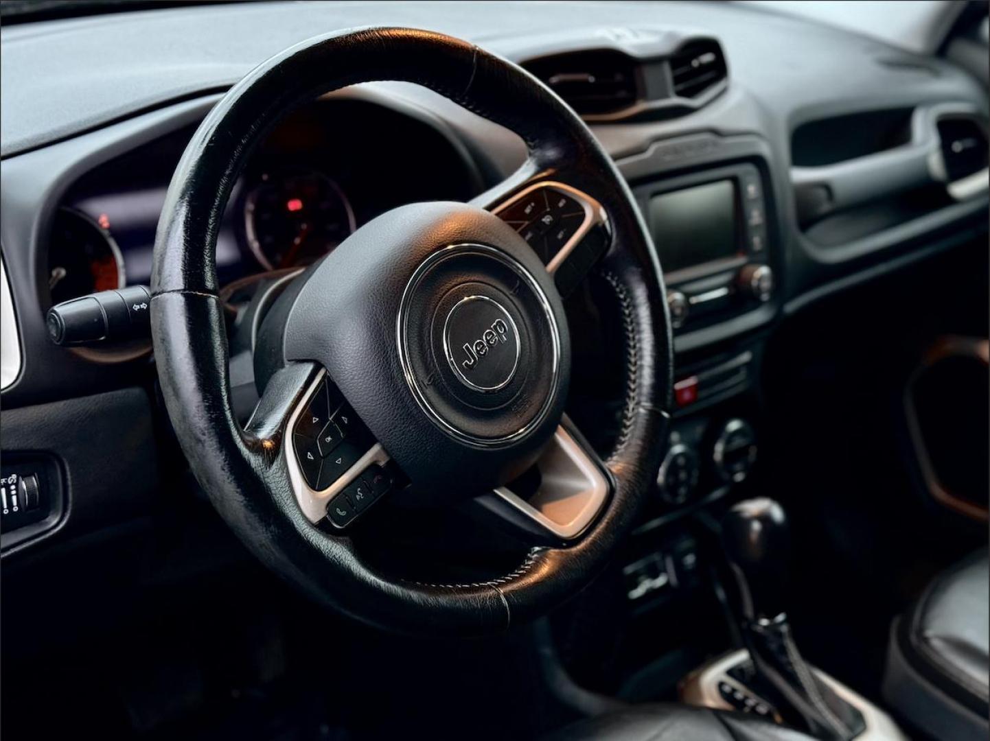 2015 SILVER JEEP RENEGADE (ZACCJADT0FP) , located at 7600 S Western Ave., Chicago, IL, 60620, (773) 918-3980, 0.000000, 0.000000 - Photo#5