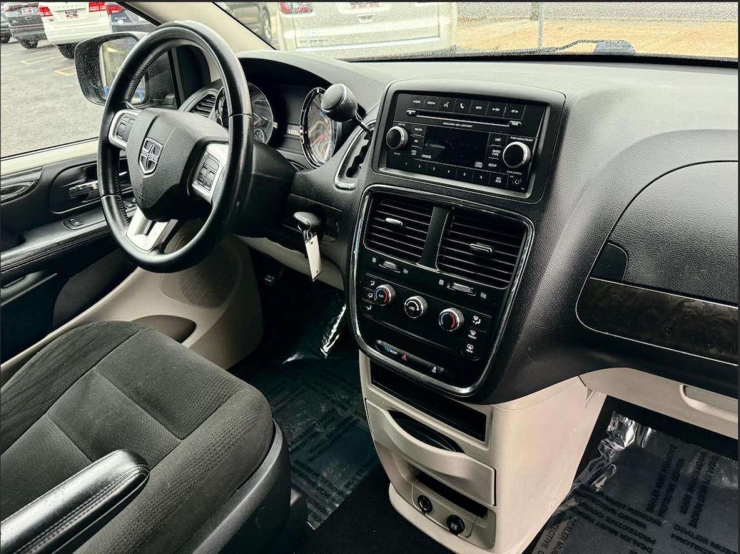 2015 GRAY Dodge Grand Caravan SE (2C4RDGBG2FR) with an 3.6L V6 DOHC 24V engine, 6-Speed Automatic transmission, located at 7600 S Western Ave., Chicago, IL, 60620, (773) 918-3980, 0.000000, 0.000000 - Photo#6