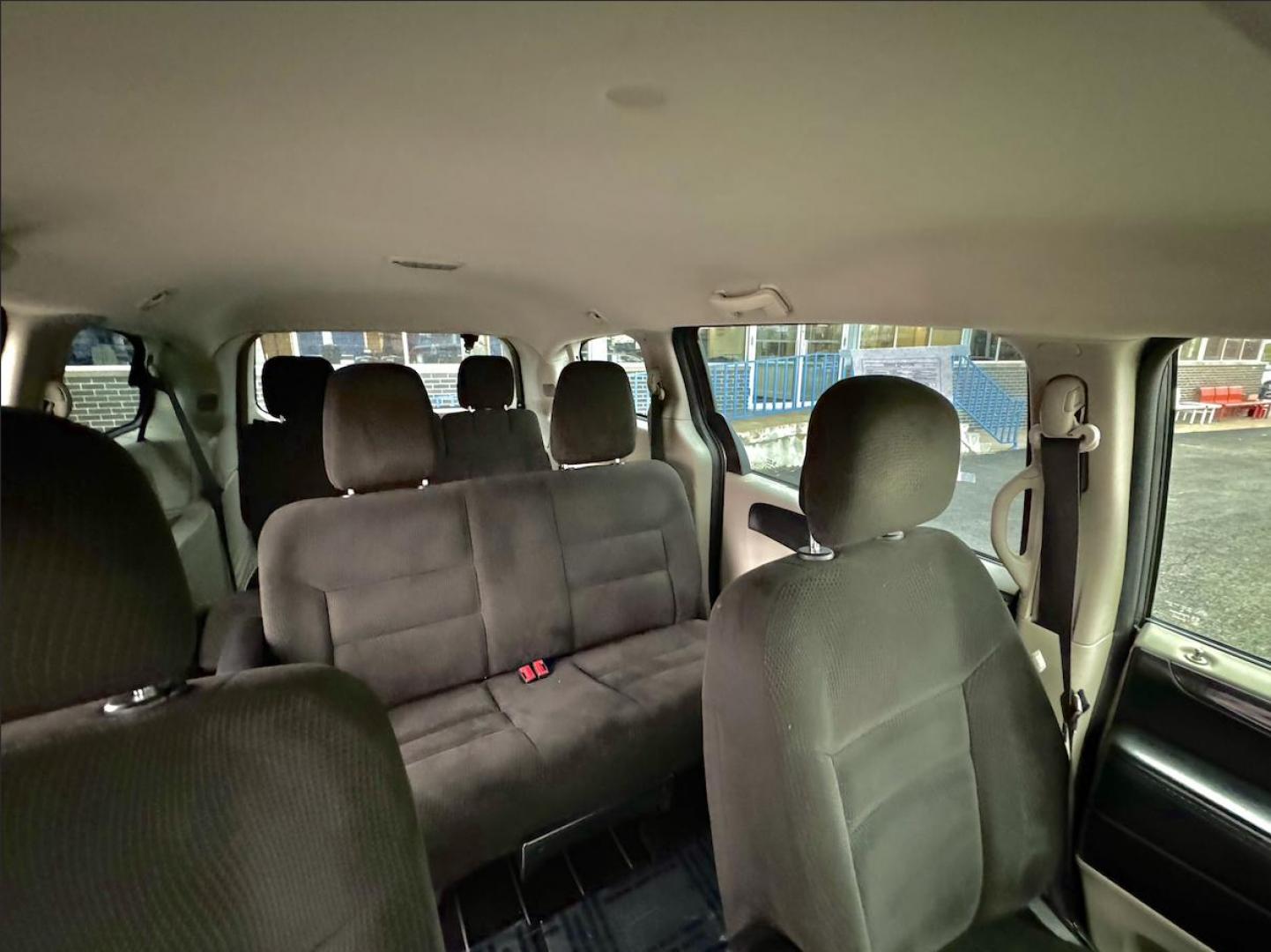 2015 GRAY Dodge Grand Caravan SE (2C4RDGBG2FR) with an 3.6L V6 DOHC 24V engine, 6-Speed Automatic transmission, located at 7600 S Western Ave., Chicago, IL, 60620, (773) 918-3980, 0.000000, 0.000000 - Photo#11