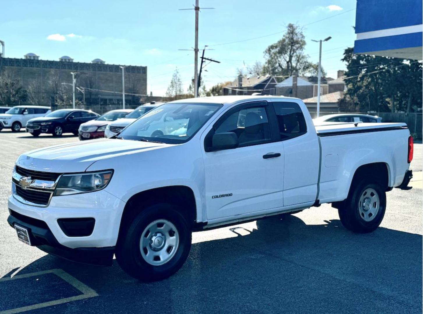 2018 WHITE Chevrolet Colorado Work Truck Ext. Cab 2WD (1GCHSBEA5J1) with an 2.5L L4 DOHC 16V GAS engine, 6A transmission, located at 7600 S Western Ave., Chicago, IL, 60620, (773) 918-3980, 0.000000, 0.000000 - Photo#2