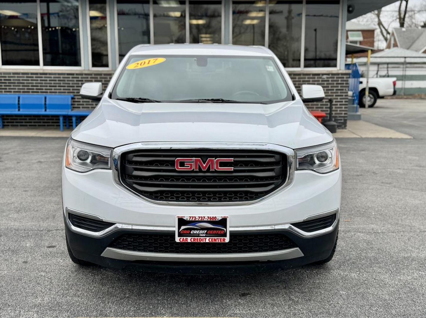 2017 WHITE GMC Acadia SLE-1 FWD (1GKKNKLA5HZ) with an 3.6L V6 DOHC 24V engine, 6A transmission, located at 7600 S Western Ave., Chicago, IL, 60620, (773) 918-3980, 0.000000, 0.000000 - Photo#1