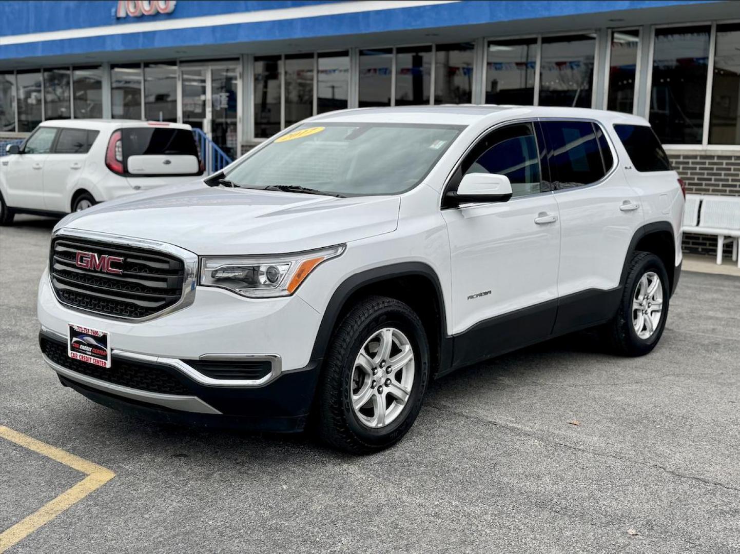 2017 WHITE GMC Acadia SLE-1 FWD (1GKKNKLA5HZ) with an 3.6L V6 DOHC 24V engine, 6A transmission, located at 7600 S Western Ave., Chicago, IL, 60620, (773) 918-3980, 0.000000, 0.000000 - Photo#2