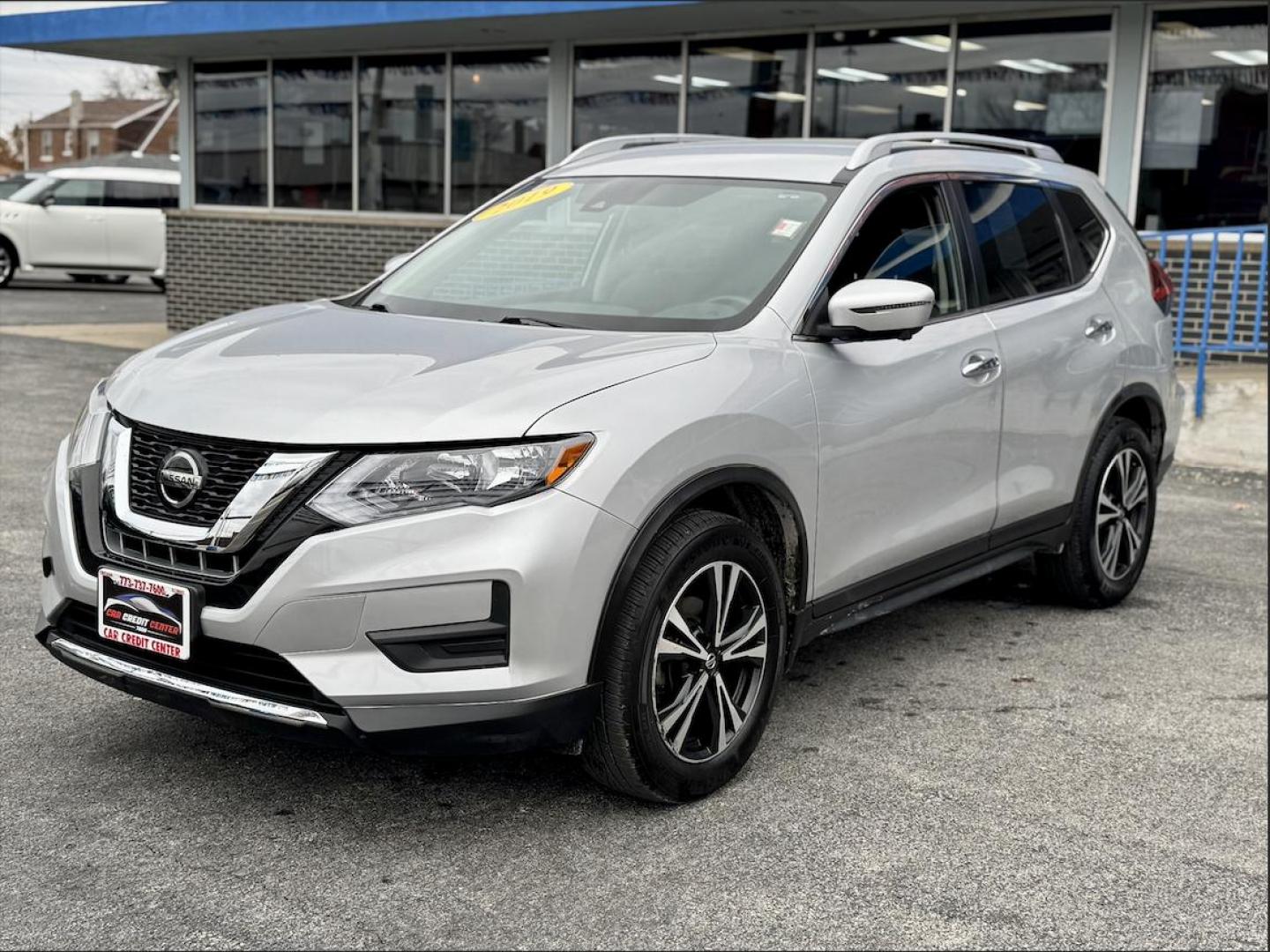 2019 GRAY Nissan Rogue SL AWD (JN8AT2MV2KW) with an 2.5L L4 DOHC 16V engine, CVT transmission, located at 7600 S Western Ave., Chicago, IL, 60620, (773) 918-3980, 0.000000, 0.000000 - Photo#2