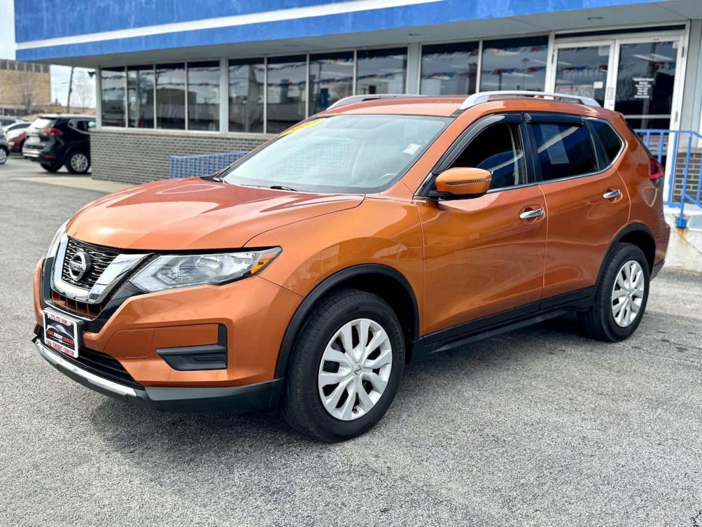 2017 ORANGE Nissan Rogue SL AWD (JN8AT2MV5HW) with an 2.5L L4 DOHC 16V engine, CVT transmission, located at 7600 S Western Ave., Chicago, IL, 60620, (773) 918-3980, 0.000000, 0.000000 - Photo#2