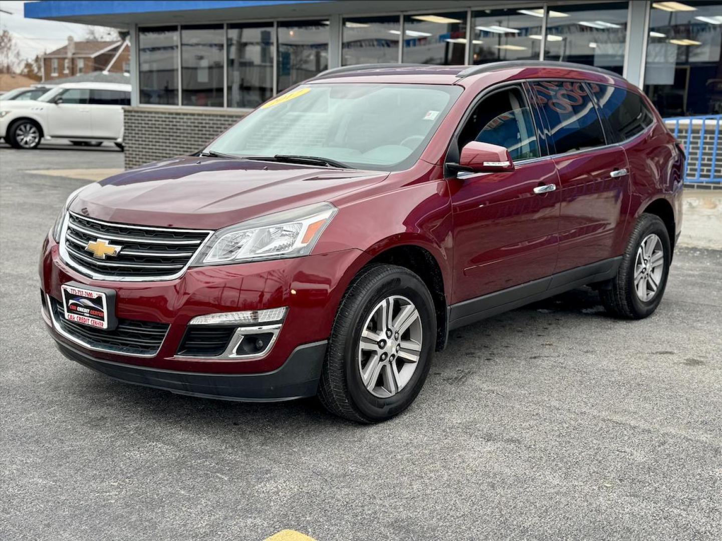 2017 RED Chevrolet Traverse 1LT FWD (1GNKRGKD9HJ) with an 3.6L V6 DOHC 24V engine, 6A transmission, located at 7600 S Western Ave., Chicago, IL, 60620, (773) 918-3980, 0.000000, 0.000000 - Photo#2