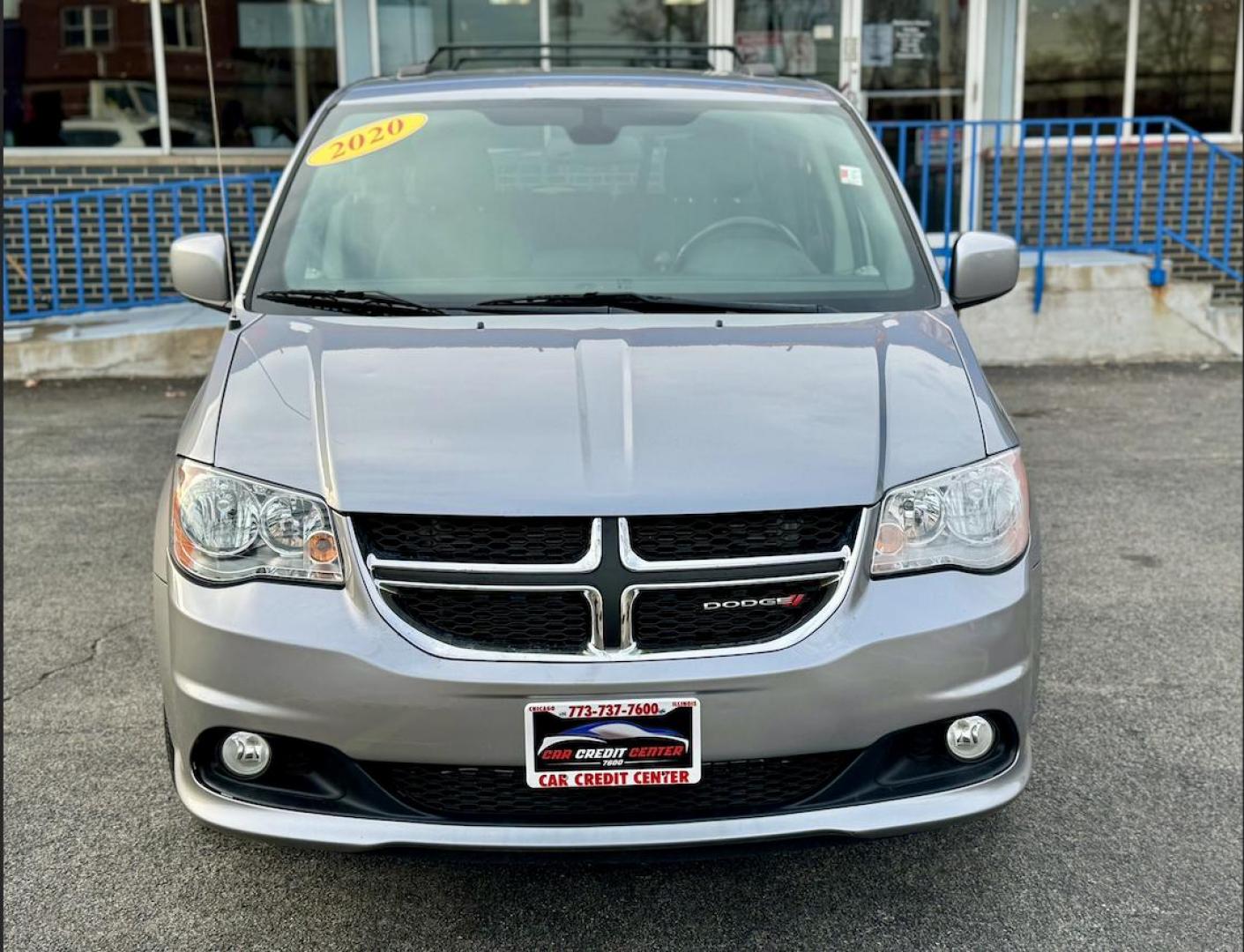 2020 SILVER Dodge Grand Caravan SXT (2C4RDGCG0LR) with an 3.6L V6 DOHC 24V engine, 6A transmission, located at 7600 S Western Ave., Chicago, IL, 60620, (773) 918-3980, 0.000000, 0.000000 - Photo#1