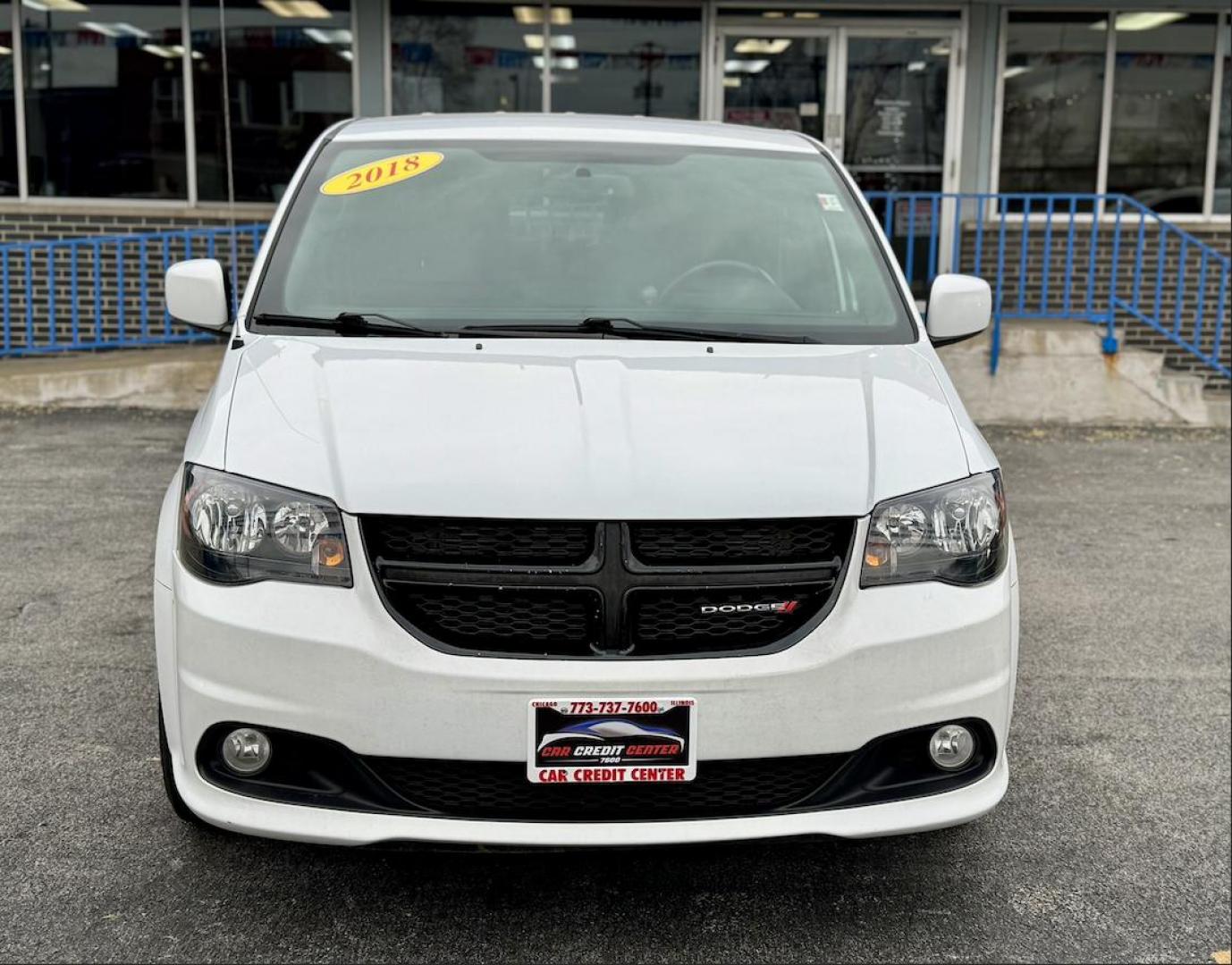 2018 WHITE Dodge Grand Caravan SE (2C4RDGBG3JR) with an 3.6L V6 DOHC 24V engine, 6A transmission, located at 7600 S Western Ave., Chicago, IL, 60620, (773) 918-3980, 0.000000, 0.000000 - Photo#1