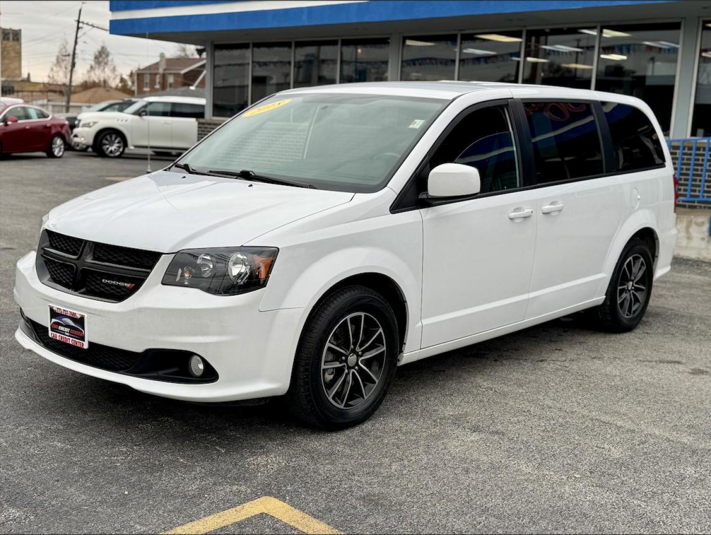 2018 WHITE Dodge Grand Caravan SE (2C4RDGBG3JR) with an 3.6L V6 DOHC 24V engine, 6A transmission, located at 7600 S Western Ave., Chicago, IL, 60620, (773) 918-3980, 0.000000, 0.000000 - Photo#2