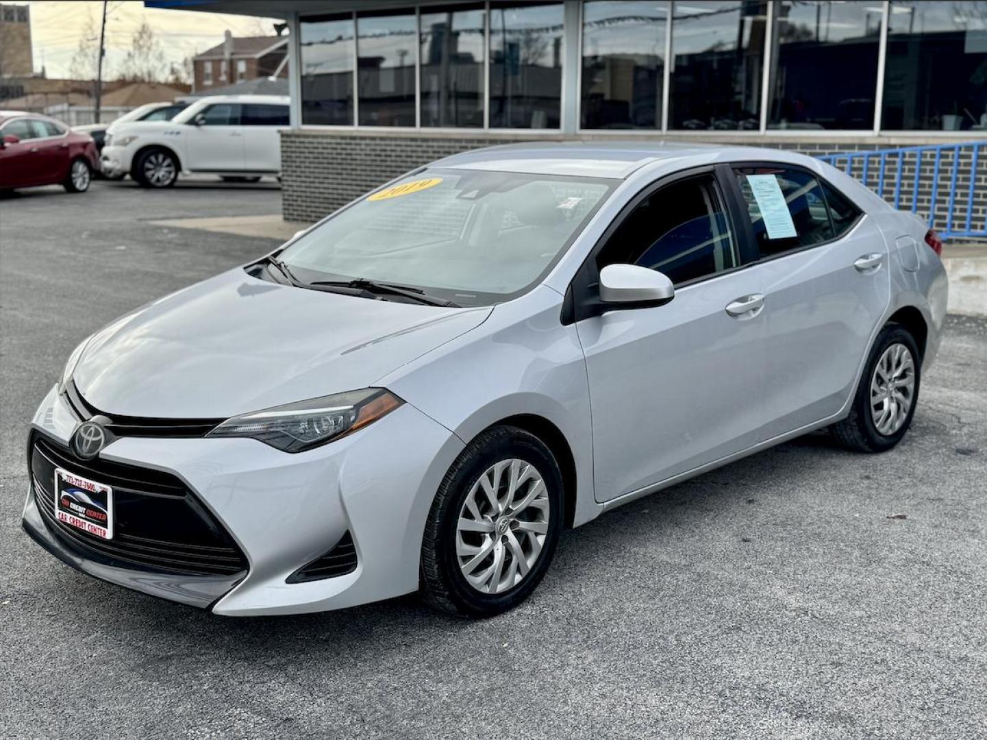 2019 GRAY Toyota Corolla SE CVT (2T1BURHE6KC) with an 1.8L L4 DOHC 16V engine, CVT transmission, located at 7600 S Western Ave., Chicago, IL, 60620, (773) 918-3980, 0.000000, 0.000000 - Photo#2