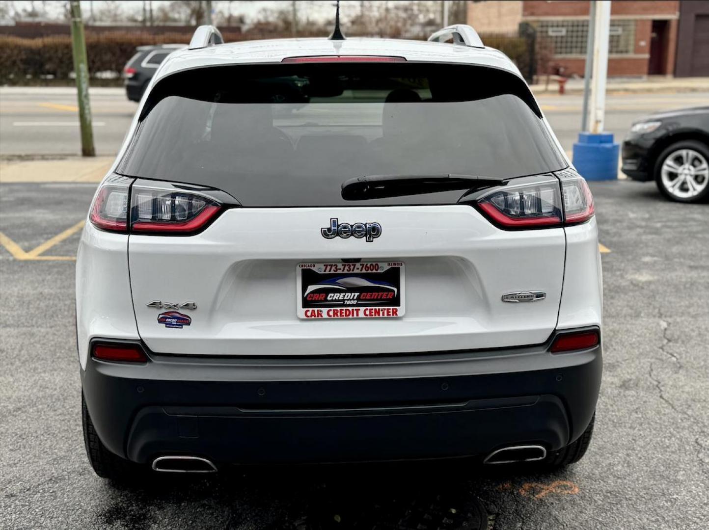 2019 WHITE Jeep Cherokee Latitude Plus 4WD (1C4PJMLX4KD) with an 3.2L V6 DOHC 24V engine, 9A transmission, located at 7600 S Western Ave., Chicago, IL, 60620, (773) 918-3980, 0.000000, 0.000000 - Photo#3