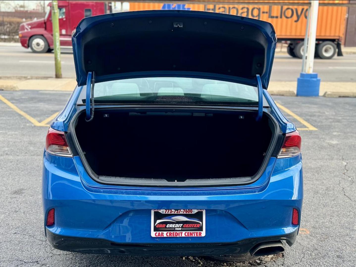 2019 BLUE Hyundai Sonata SE (5NPE24AF3KH) with an 2.4L L4 DOHC 16V engine, 7A transmission, located at 7600 S Western Ave., Chicago, IL, 60620, (773) 918-3980, 0.000000, 0.000000 - Photo#4