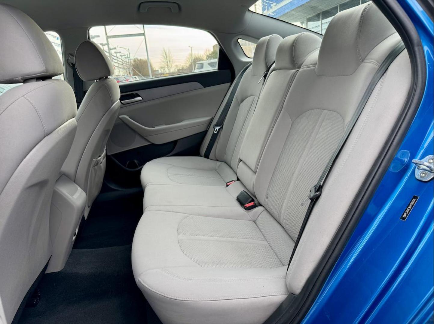 2019 BLUE Hyundai Sonata SE (5NPE24AF3KH) with an 2.4L L4 DOHC 16V engine, 7A transmission, located at 7600 S Western Ave., Chicago, IL, 60620, (773) 918-3980, 0.000000, 0.000000 - Photo#10