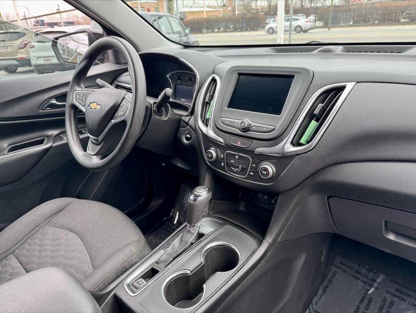 2019 BLACK Chevrolet Equinox LT 1.5 2WD (2GNAXKEV6K6) with an 1.5L L4 DIR DOHC 16V TURBO engine, 6A transmission, located at 7600 S Western Ave., Chicago, IL, 60620, (773) 918-3980, 0.000000, 0.000000 - Photo#7