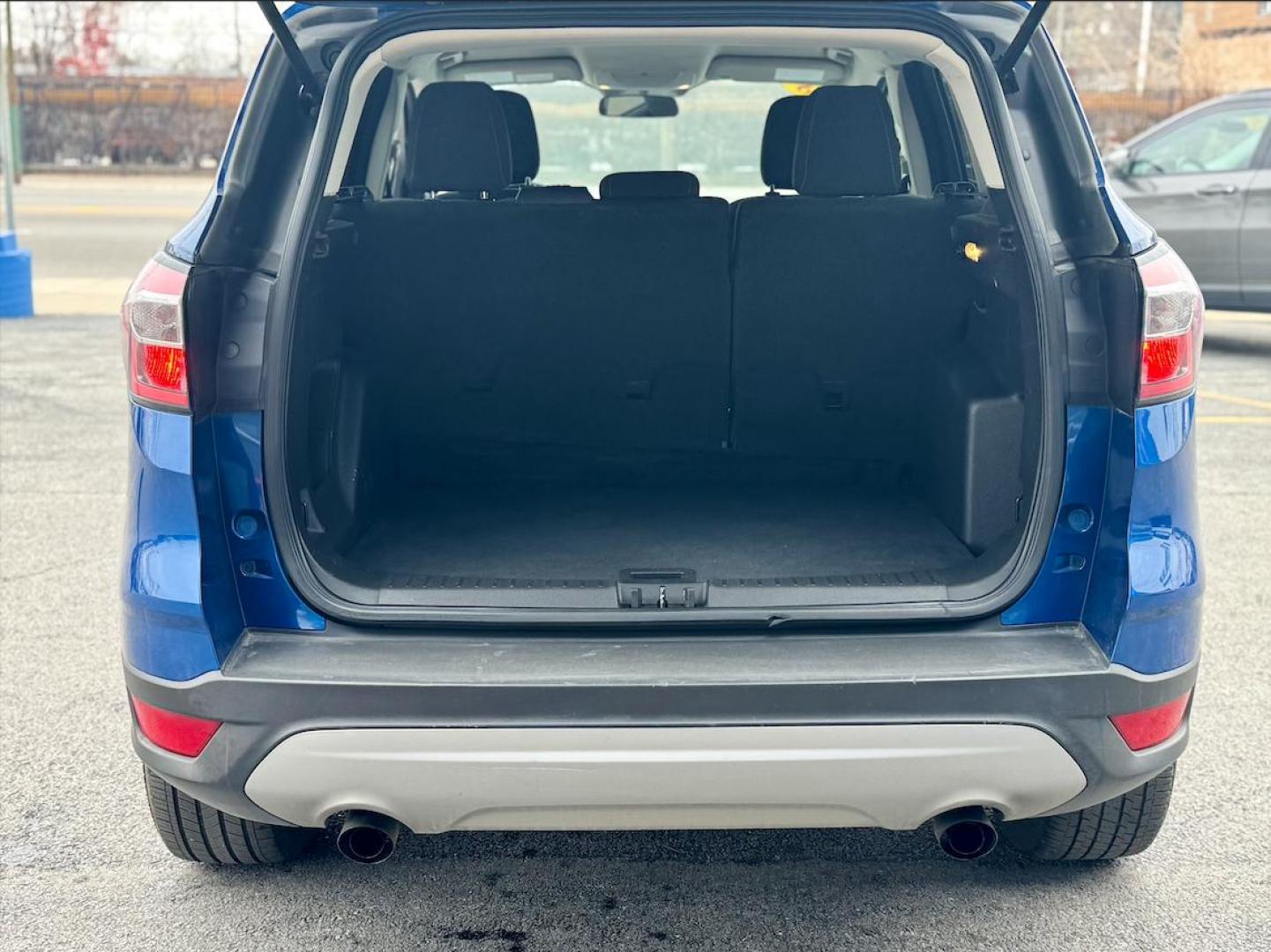 2018 BLUE Ford Escape SE 4WD (1FMCU9GD2JU) with an 1.5L L4 DOHC 16V engine, 6A transmission, located at 7600 S Western Ave., Chicago, IL, 60620, (773) 918-3980, 0.000000, 0.000000 - Photo#4