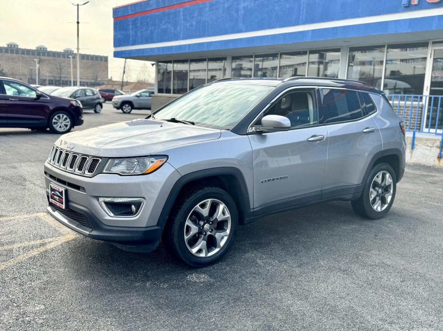 2019 GRAY Jeep Compass Limited 4WD (3C4NJDCB7KT) with an 2.4L L4 DOHC 16V engine, CVT transmission, located at 7600 S Western Ave., Chicago, IL, 60620, (773) 918-3980, 0.000000, 0.000000 - Photo#2