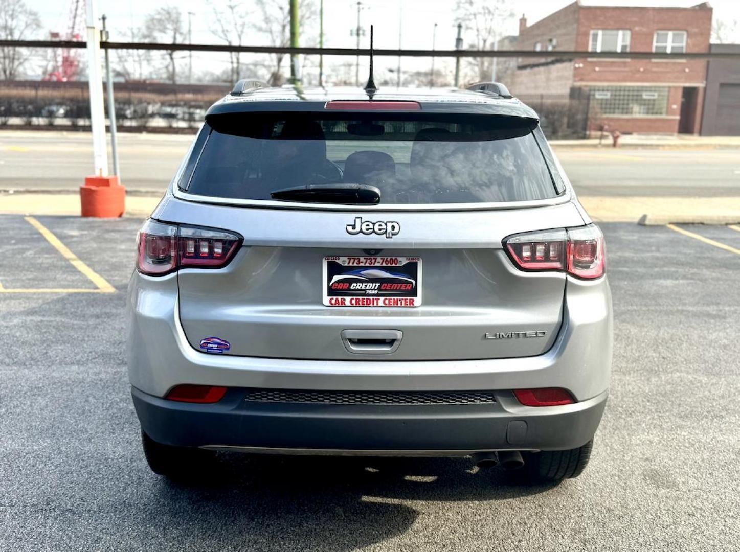 2019 GRAY Jeep Compass Limited 4WD (3C4NJDCB7KT) with an 2.4L L4 DOHC 16V engine, CVT transmission, located at 7600 S Western Ave., Chicago, IL, 60620, (773) 918-3980, 0.000000, 0.000000 - Photo#3