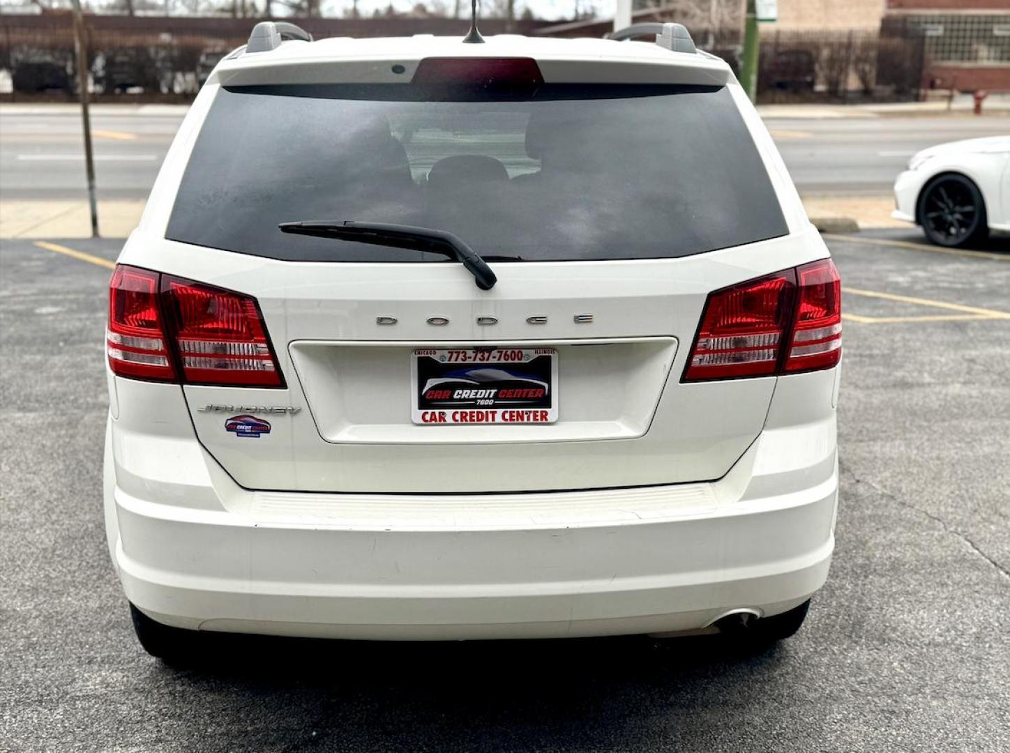 2019 WHITE Dodge Journey SE (3C4PDCAB2KT) with an 2.4L L4 DOHC 16V engine, 4A transmission, located at 7600 S Western Ave., Chicago, IL, 60620, (773) 918-3980, 0.000000, 0.000000 - Photo#3