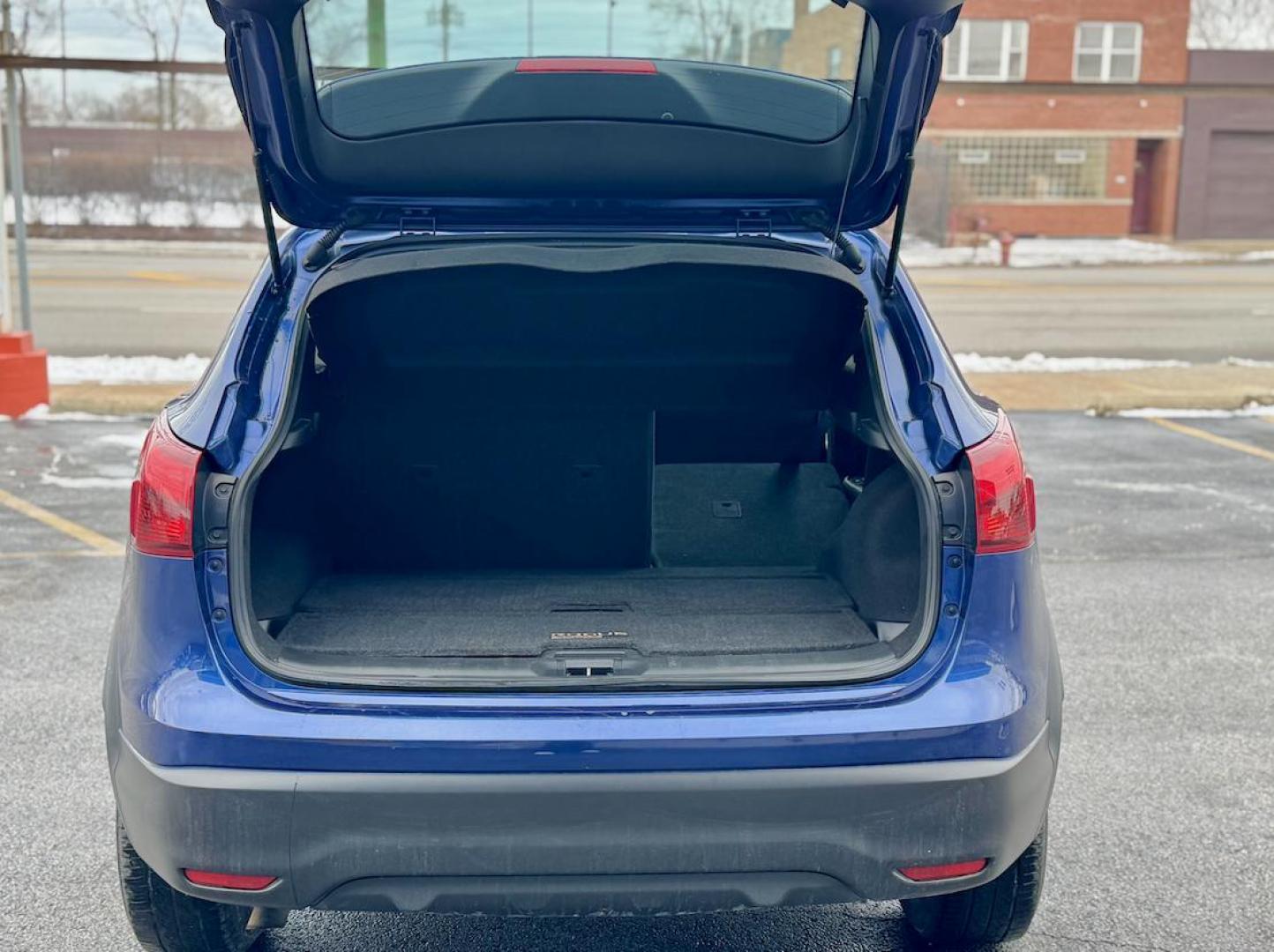 2019 BLUE Nissan Rogue Sport SL AWD (JN1BJ1CR5KW) with an 2.0L L4 DOHC 16V engine, CVT transmission, located at 7600 S Western Ave., Chicago, IL, 60620, (773) 918-3980, 0.000000, 0.000000 - Photo#4