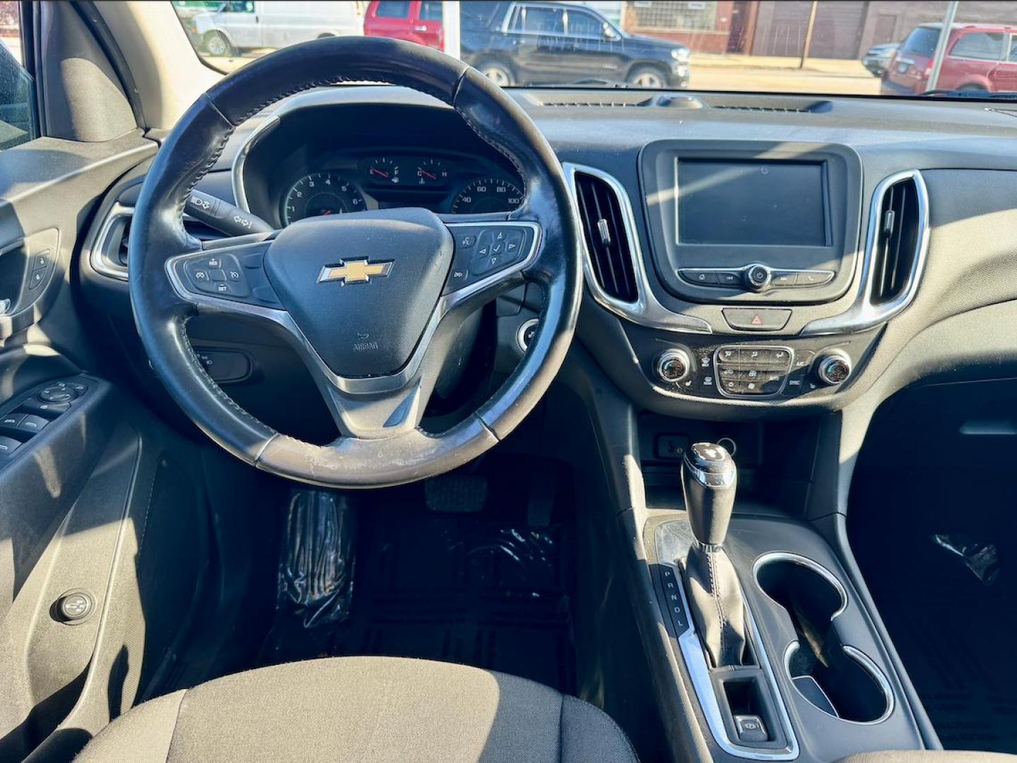 2018 GRAY Chevrolet Equinox LT 2WD (3GNAXJEV5JL) with an 1.5L L4 DIR DOHC 16V TURBO engine, 6A transmission, located at 7600 S Western Ave., Chicago, IL, 60620, (773) 918-3980, 0.000000, 0.000000 - Photo#7