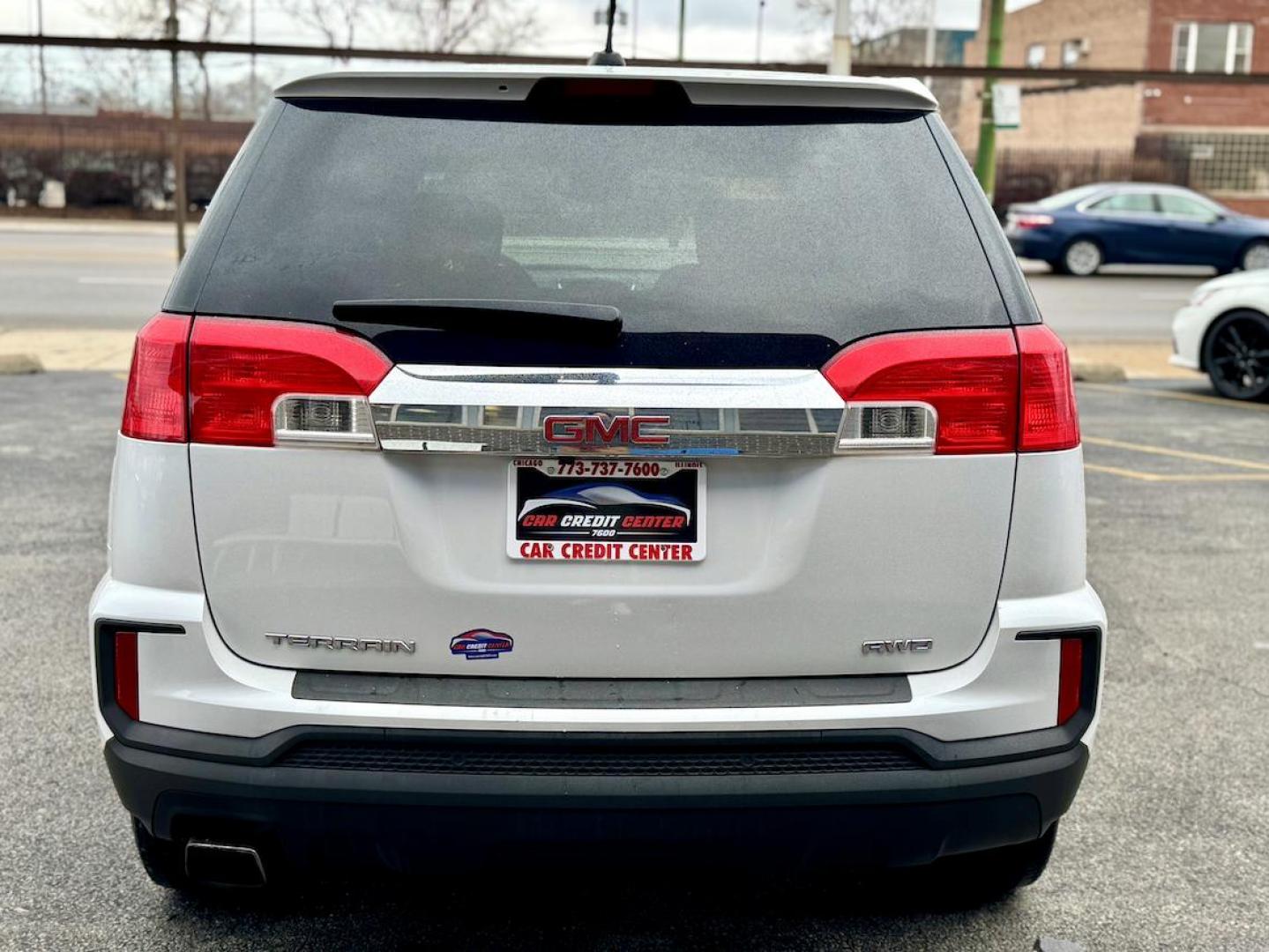 2017 WHITE GMC Terrain SLE2 AWD (2GKFLSEK0H6) with an 2.4L L4 DOHC 16V engine, 6A transmission, located at 7600 S Western Ave., Chicago, IL, 60620, (773) 918-3980, 0.000000, 0.000000 - Photo#3