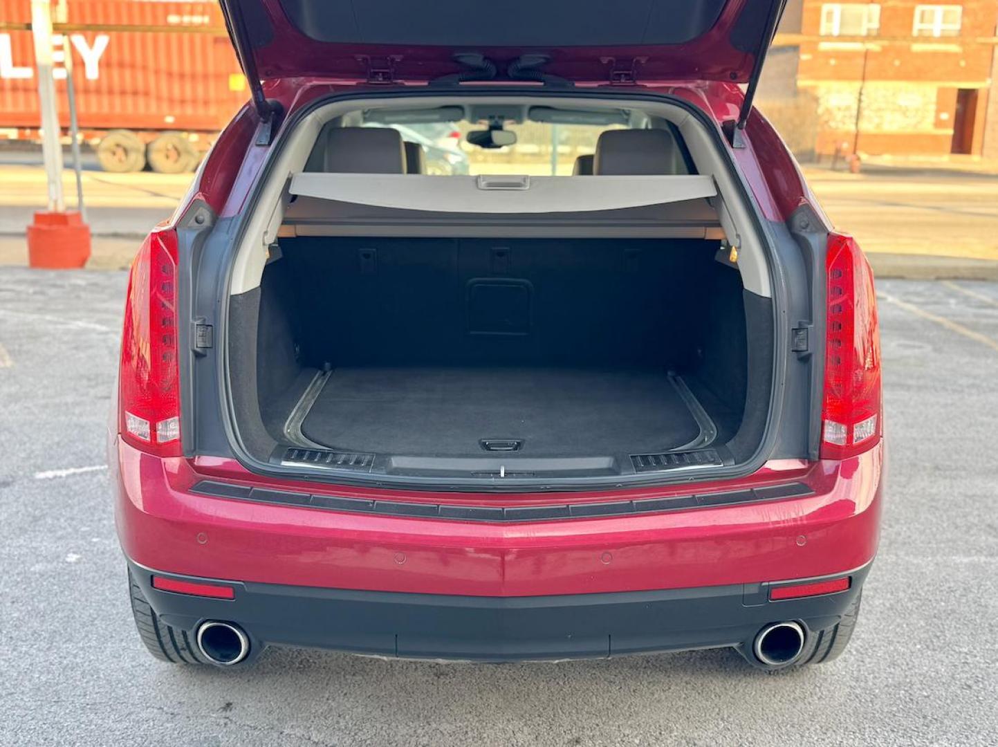 2014 RED Cadillac SRX Luxury Collection AWD (3GYFNEE37ES) with an 3.6L V6 DOHC 24V FFV engine, 6-Speed Automatic transmission, located at 7600 S Western Ave., Chicago, IL, 60620, (773) 918-3980, 0.000000, 0.000000 - Photo#4