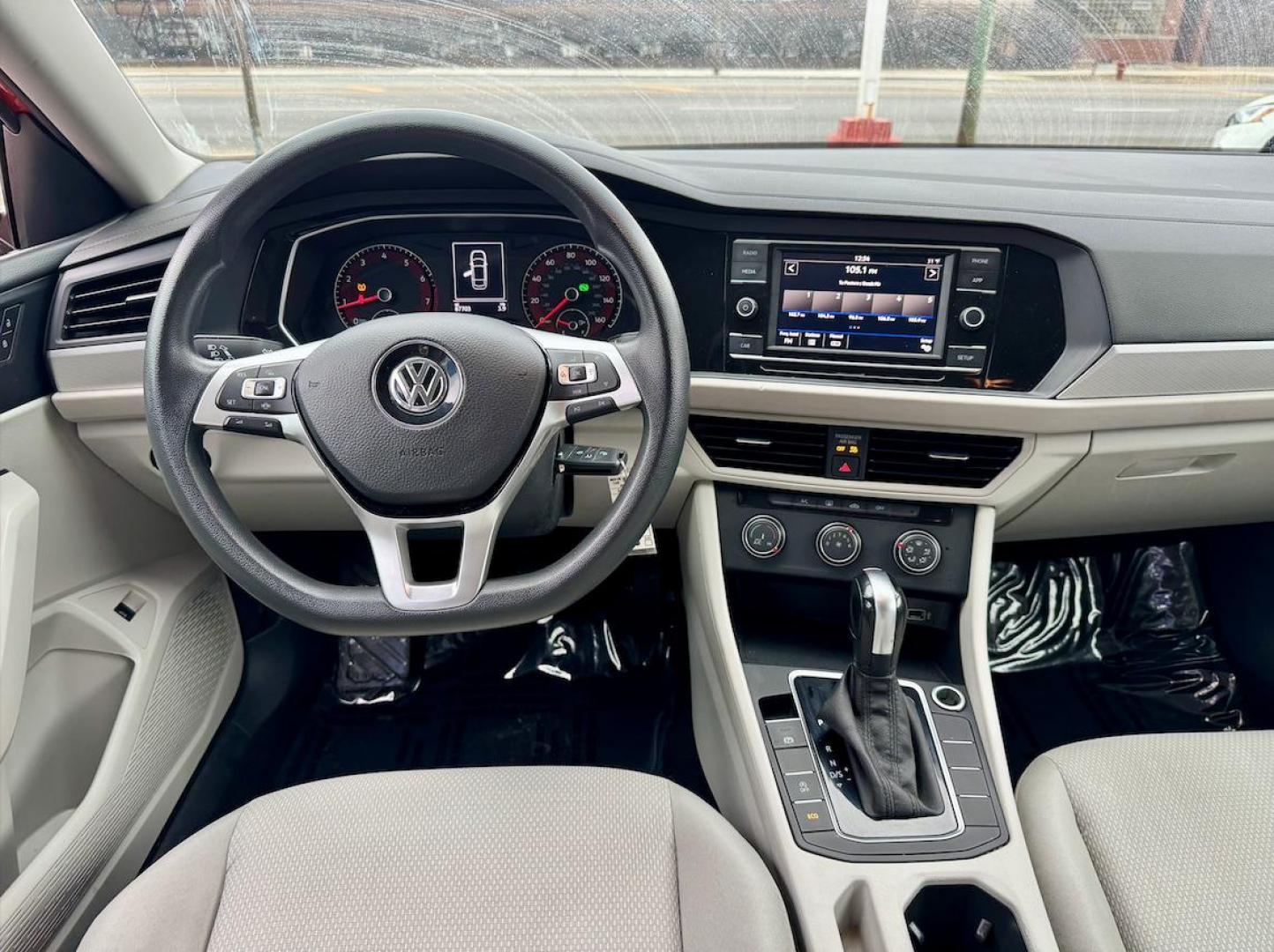 2019 ORANGE Volkswagen Jetta 1.4T SE 8A (3VWC57BU2KM) with an 1.4L L4 DOHC 20V engine, 8A transmission, located at 7600 S Western Ave., Chicago, IL, 60620, (773) 918-3980, 0.000000, 0.000000 - Photo#6