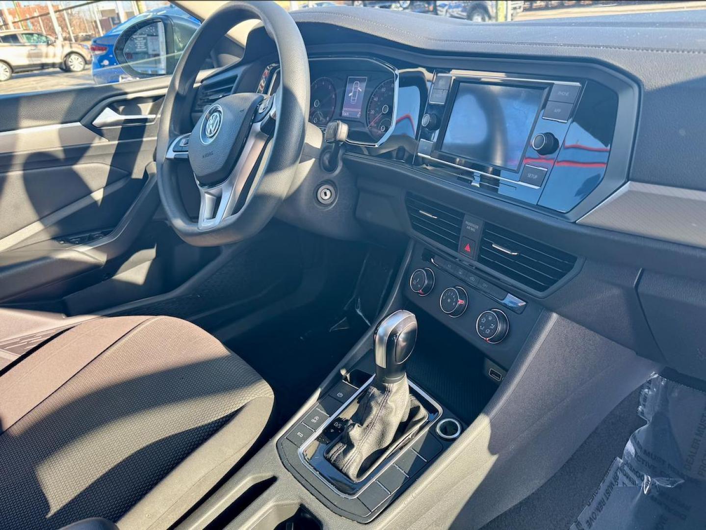 2019 GRAY Volkswagen Jetta 1.4T S 8A (3VWCB7BU6KM) with an 1.4L L4 DOHC 20V engine, 8A transmission, located at 7600 S Western Ave., Chicago, IL, 60620, (773) 918-3980, 0.000000, 0.000000 - Photo#8