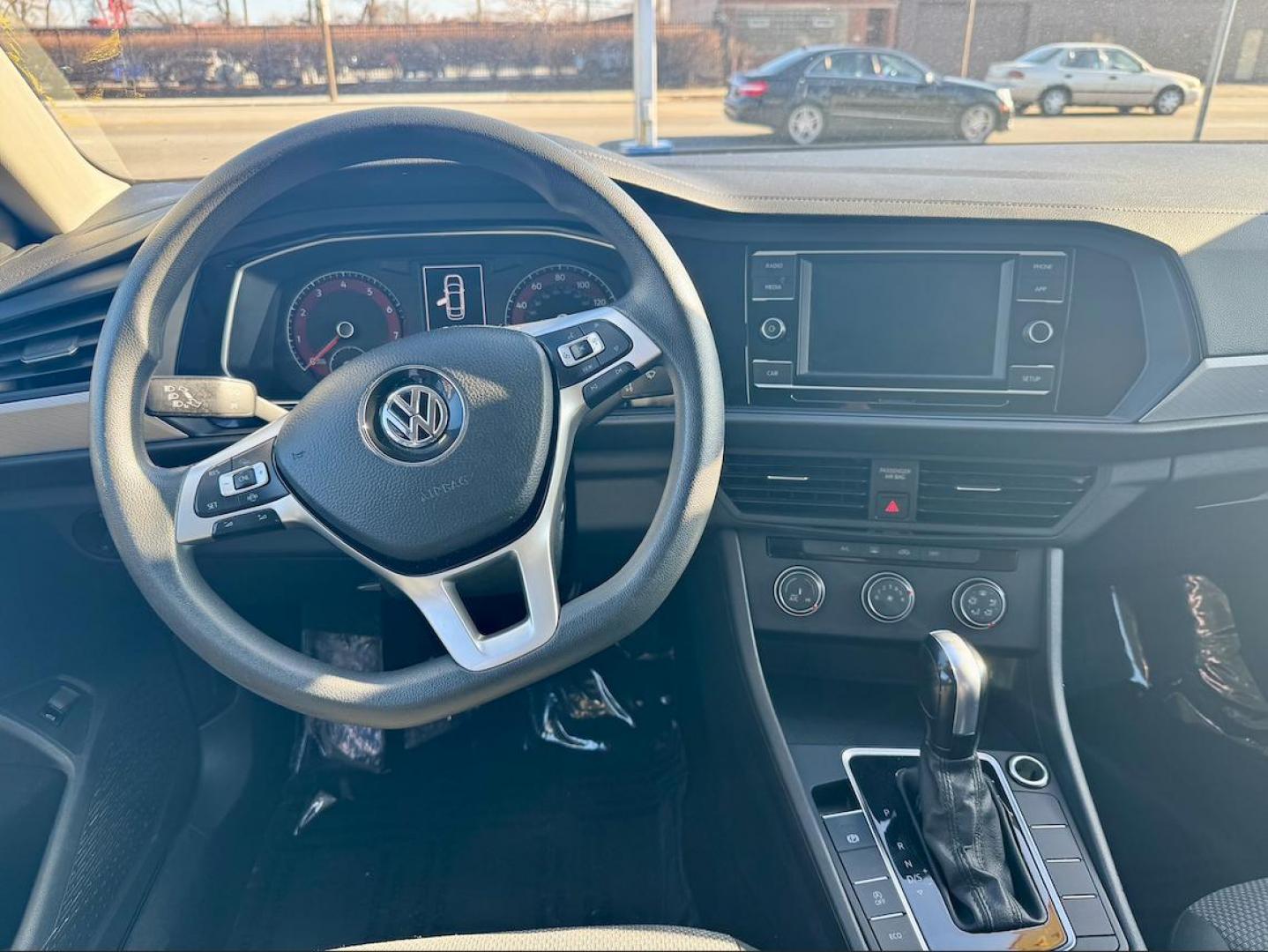 2019 GRAY Volkswagen Jetta 1.4T S 8A (3VWCB7BU6KM) with an 1.4L L4 DOHC 20V engine, 8A transmission, located at 7600 S Western Ave., Chicago, IL, 60620, (773) 918-3980, 0.000000, 0.000000 - Photo#7