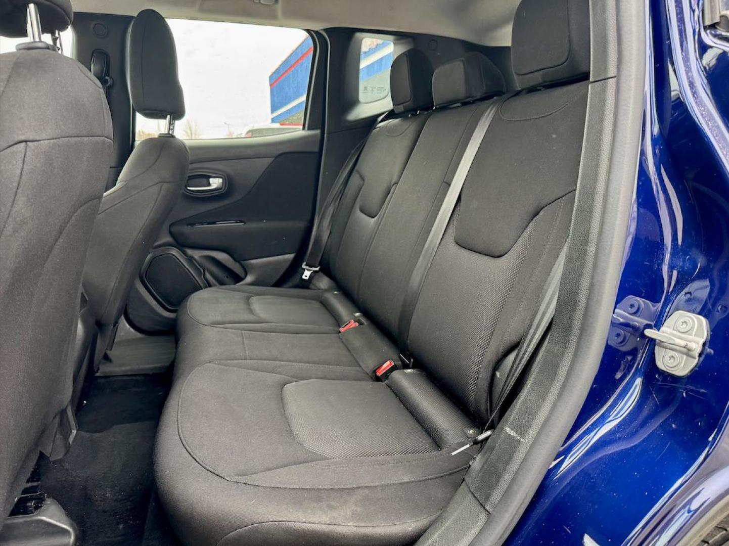 2021 BLUE Jeep Renegade Sport 4WD (ZACNJDAB0MP) with an 2.4L L4 DOHC 16V engine, 6M transmission, located at 7600 S Western Ave., Chicago, IL, 60620, (773) 918-3980, 0.000000, 0.000000 - Photo#10