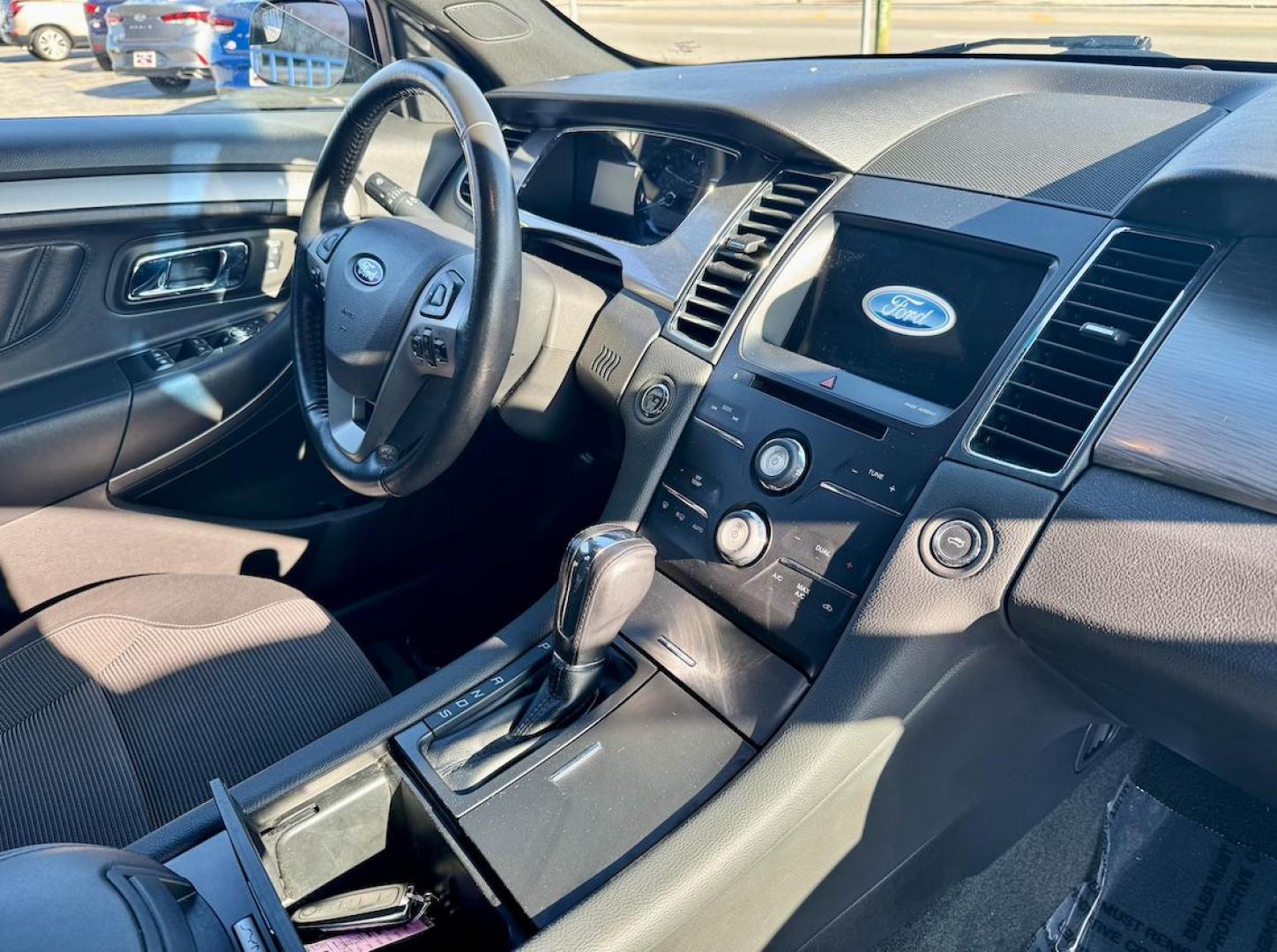 2016 BLACK Ford Taurus SEL FWD (1FAHP2E80GG) with an 3.5L V6 DOHC 24V engine, 6A transmission, located at 7600 S Western Ave., Chicago, IL, 60620, (773) 918-3980, 0.000000, 0.000000 - Photo#8