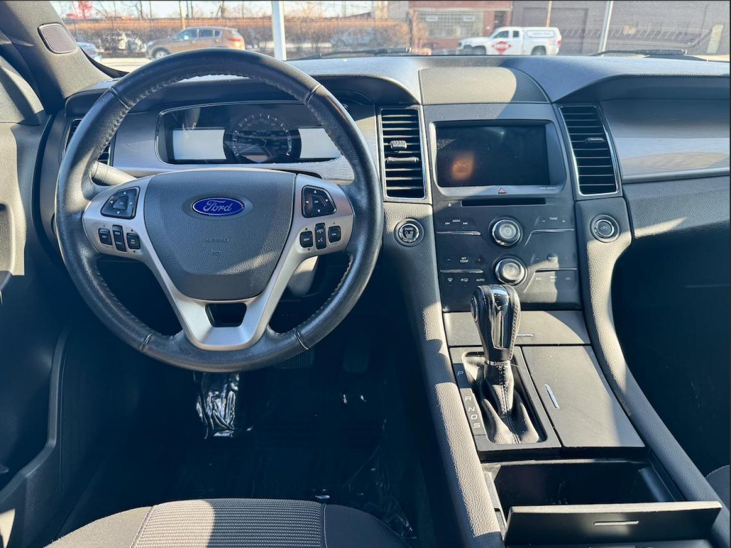 2016 BLACK Ford Taurus SEL FWD (1FAHP2E80GG) with an 3.5L V6 DOHC 24V engine, 6A transmission, located at 7600 S Western Ave., Chicago, IL, 60620, (773) 918-3980, 0.000000, 0.000000 - Photo#6