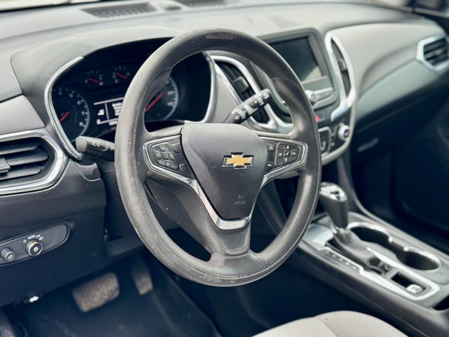 2019 SILVER Chevrolet Equinox LS 2WD (2GNAXHEV9K6) with an 1.5L L4 DIR DOHC 16V TURBO engine, 6A transmission, located at 7600 S Western Ave., Chicago, IL, 60620, (773) 918-3980, 0.000000, 0.000000 - Photo#5