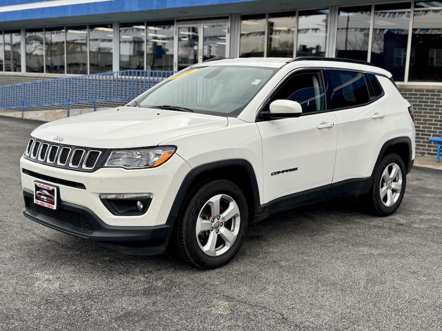 2019 GRAY Jeep Compass Sport 4WD (3C4NJDBB1KT) with an 2.4L L4 DOHC 16V engine, located at 7600 S Western Ave., Chicago, IL, 60620, (773) 918-3980, 0.000000, 0.000000 - Photo#2