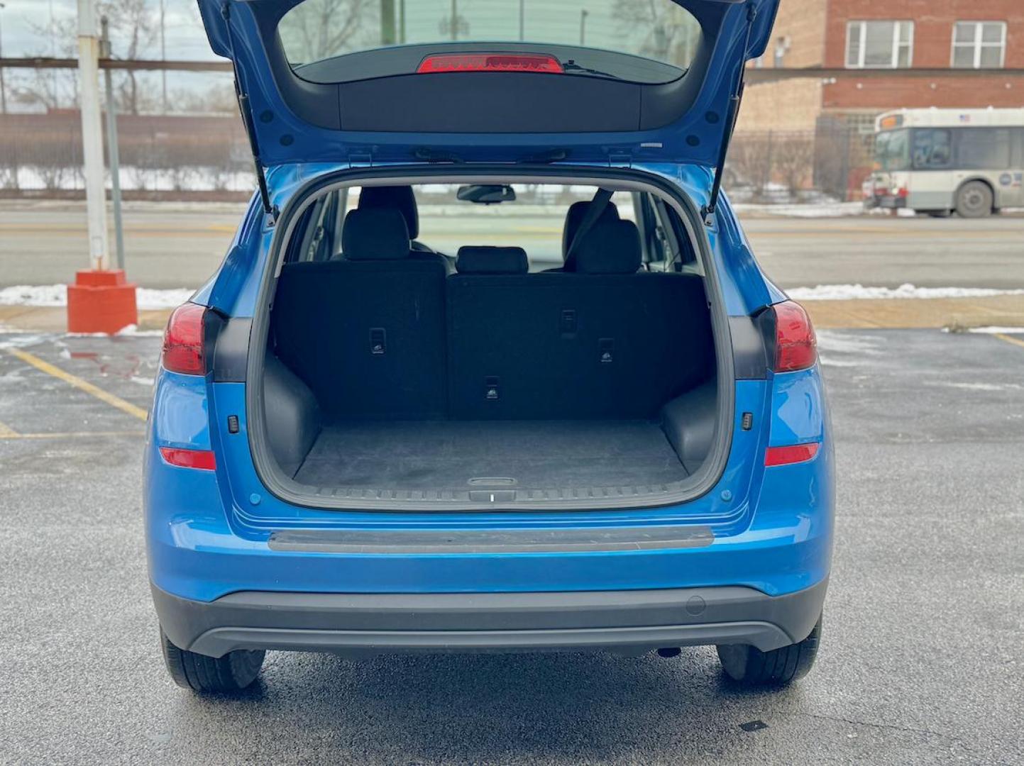 2020 BLUE Hyundai Tucson Value (KM8J33A41LU) with an 2.0L L4 DOHC 16V engine, 6A transmission, located at 7600 S Western Ave., Chicago, IL, 60620, (773) 918-3980, 0.000000, 0.000000 - Photo#4