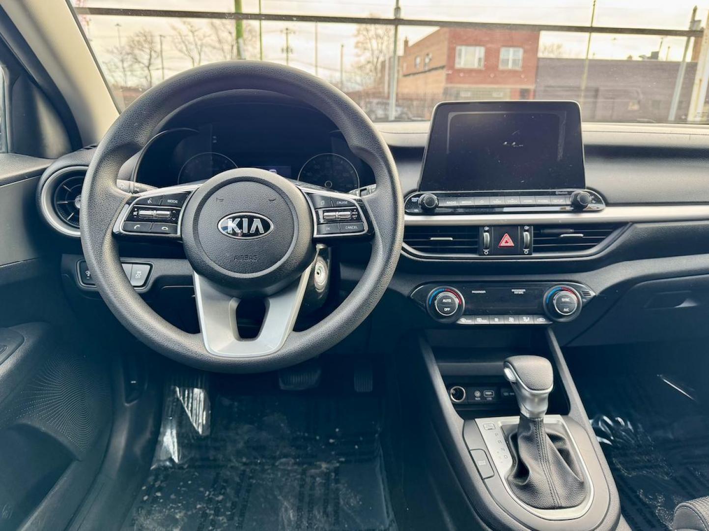 2019 BLACK Kia Forte LX 6A (3KPF24AD1KE) with an 2.0L L4 DOHC 16V engine, 6A transmission, located at 7600 S Western Ave., Chicago, IL, 60620, (773) 918-3980, 0.000000, 0.000000 - Photo#6