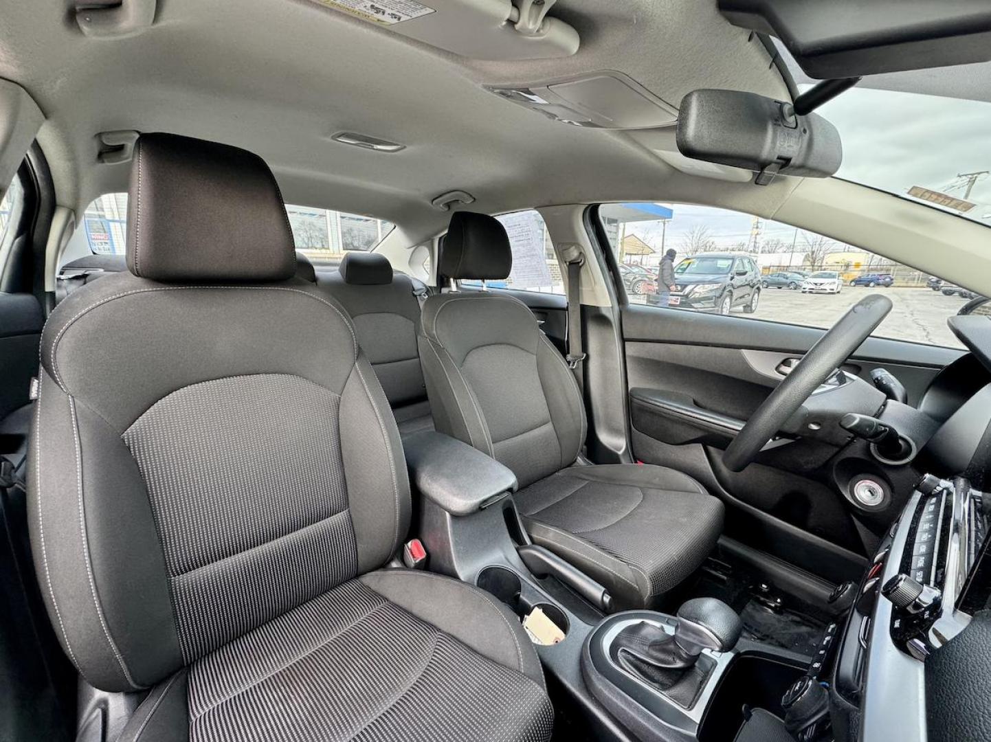 2019 BLACK Kia Forte LX 6A (3KPF24AD1KE) with an 2.0L L4 DOHC 16V engine, 6A transmission, located at 7600 S Western Ave., Chicago, IL, 60620, (773) 918-3980, 0.000000, 0.000000 - Photo#8