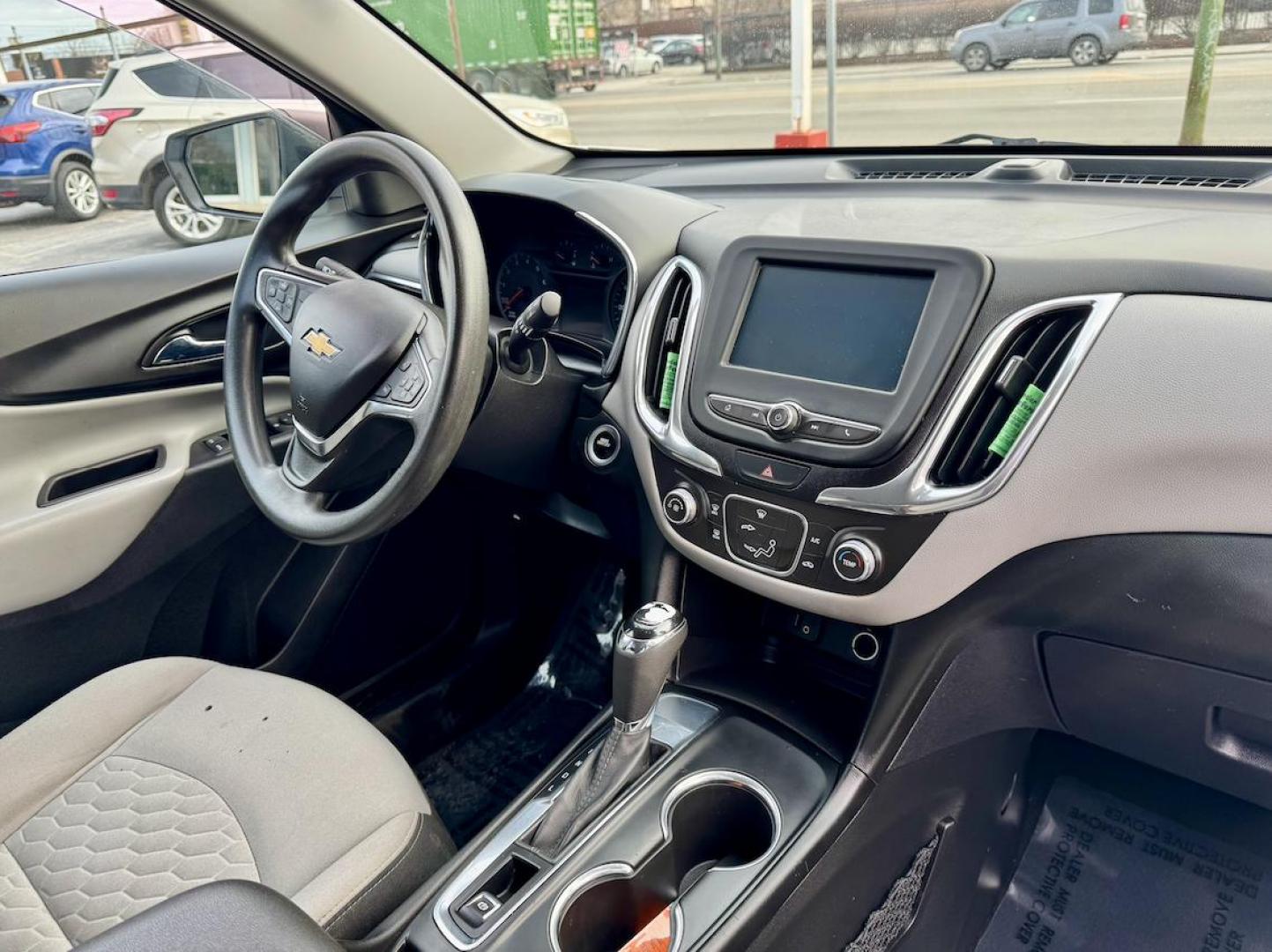 2018 WHITE Chevrolet Equinox LS 2WD (2GNAXHEV5J6) with an 1.5L L4 DIR DOHC 16V TURBO engine, 6A transmission, located at 7600 S Western Ave., Chicago, IL, 60620, (773) 918-3980, 0.000000, 0.000000 - Photo#8