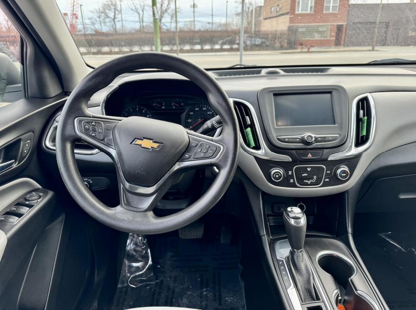 2018 WHITE Chevrolet Equinox LS 2WD (2GNAXHEV5J6) with an 1.5L L4 DIR DOHC 16V TURBO engine, 6A transmission, located at 7600 S Western Ave., Chicago, IL, 60620, (773) 918-3980, 0.000000, 0.000000 - Photo#6