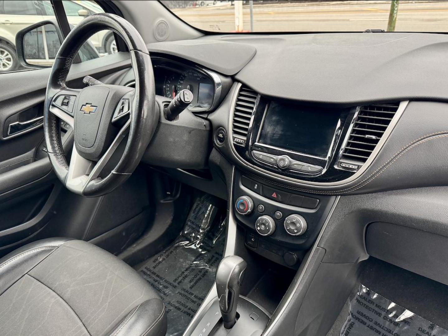 2019 BLACK Chevrolet Trax LT FWD (3GNCJLSB4KL) with an 1.4L L4 DOHC 16V engine, 6A transmission, located at 7600 S Western Ave., Chicago, IL, 60620, (773) 918-3980, 0.000000, 0.000000 - Photo#8