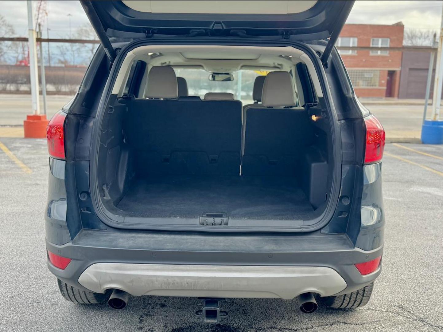 2019 GRAY Ford Escape Titanium FWD (1FMCU0J95KU) with an 2.0L L4 DOHC 16V engine, 6A transmission, located at 7600 S Western Ave., Chicago, IL, 60620, (773) 918-3980, 0.000000, 0.000000 - Photo#4