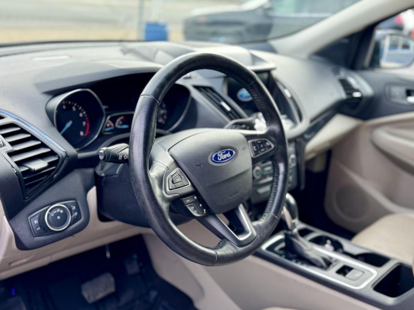 2019 GRAY Ford Escape Titanium FWD (1FMCU0J95KU) with an 2.0L L4 DOHC 16V engine, 6A transmission, located at 7600 S Western Ave., Chicago, IL, 60620, (773) 918-3980, 0.000000, 0.000000 - Photo#5