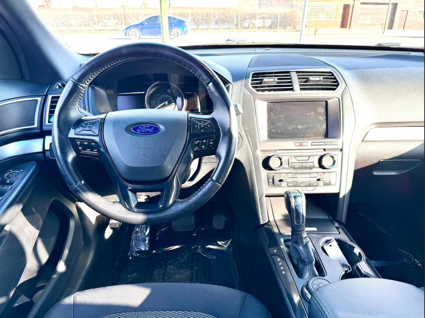 2016 WHITE Ford Explorer XLT 4WD (1FM5K8DH8GG) with an 2.3L L4 DOHC 16V engine, 6-Speed Automatic transmission, located at 7600 S Western Ave., Chicago, IL, 60620, (773) 918-3980, 0.000000, 0.000000 - Photo#7