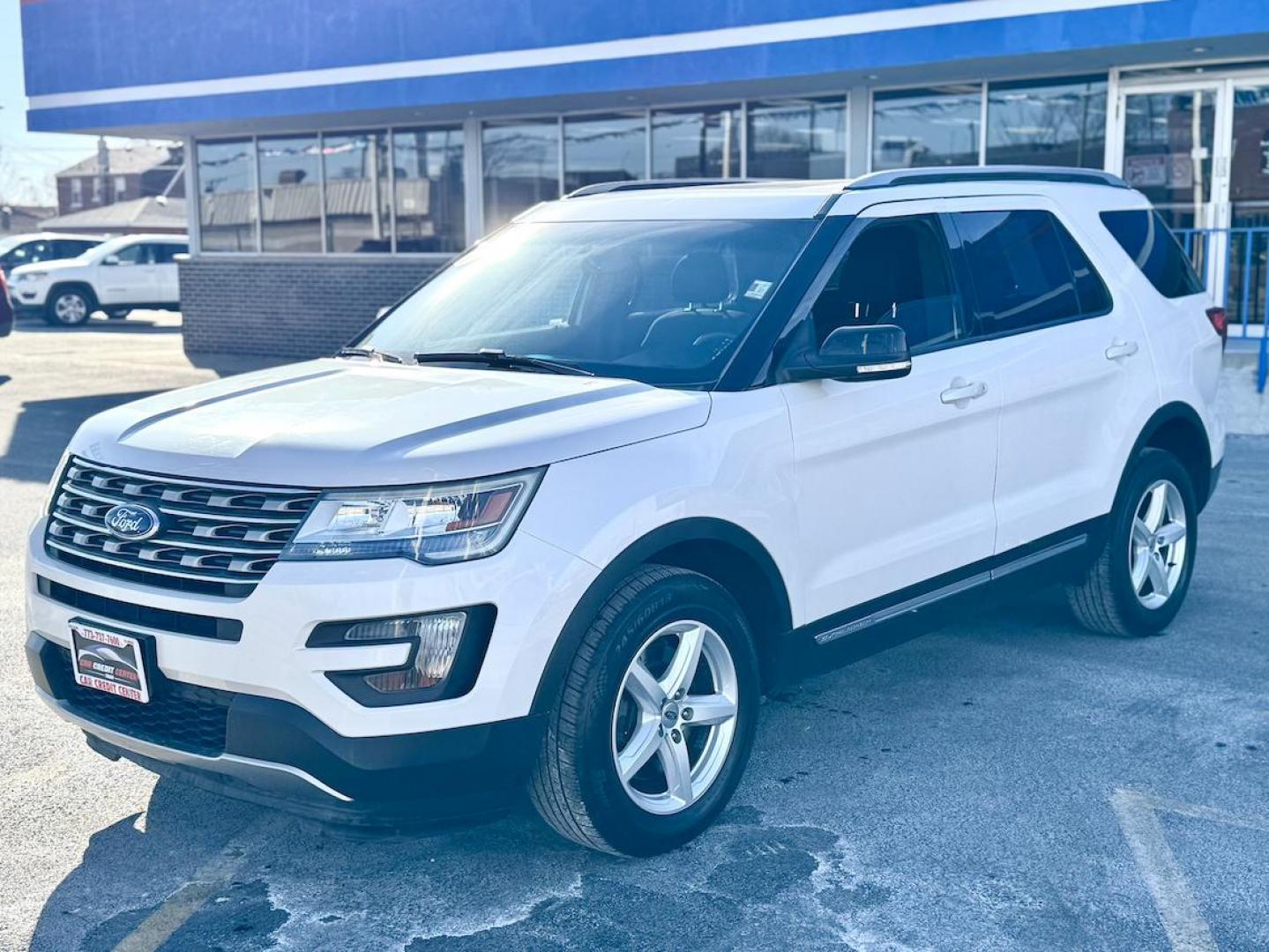 2016 WHITE Ford Explorer XLT 4WD (1FM5K8DH8GG) with an 2.3L L4 DOHC 16V engine, 6-Speed Automatic transmission, located at 7600 S Western Ave., Chicago, IL, 60620, (773) 918-3980, 0.000000, 0.000000 - Photo#2