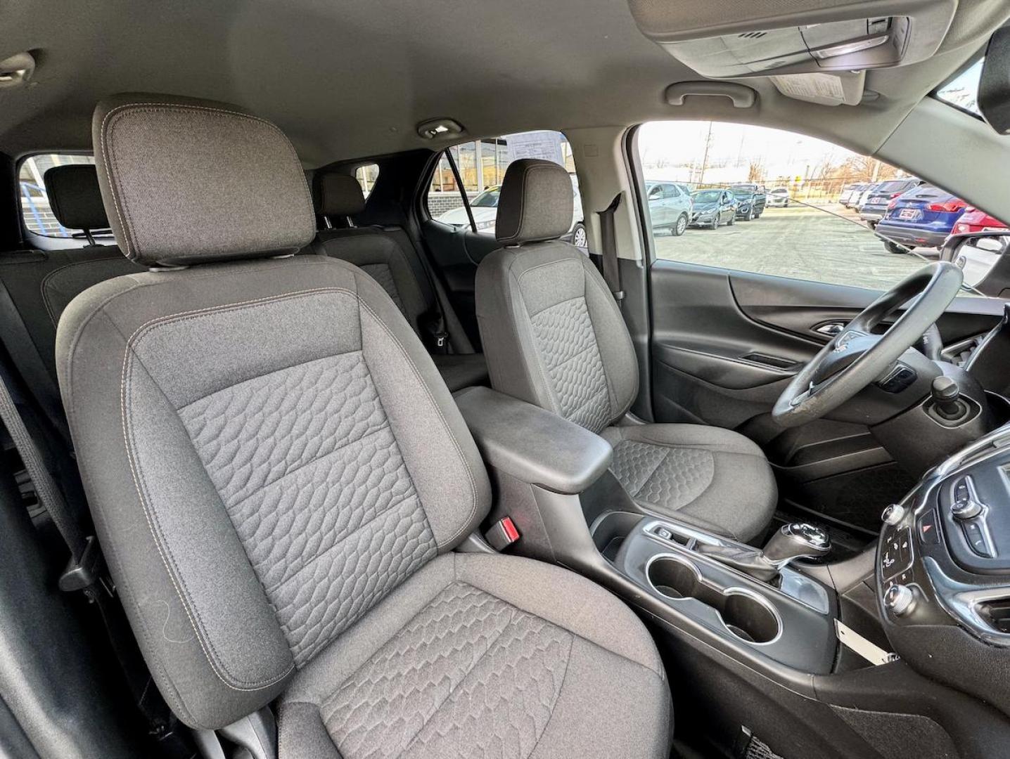 2018 BROWN Chevrolet Equinox LT 2WD (2GNAXJEV1J6) with an 1.5L L4 DIR DOHC 16V TURBO engine, 6A transmission, located at 7600 S Western Ave., Chicago, IL, 60620, (773) 918-3980, 0.000000, 0.000000 - Photo#9