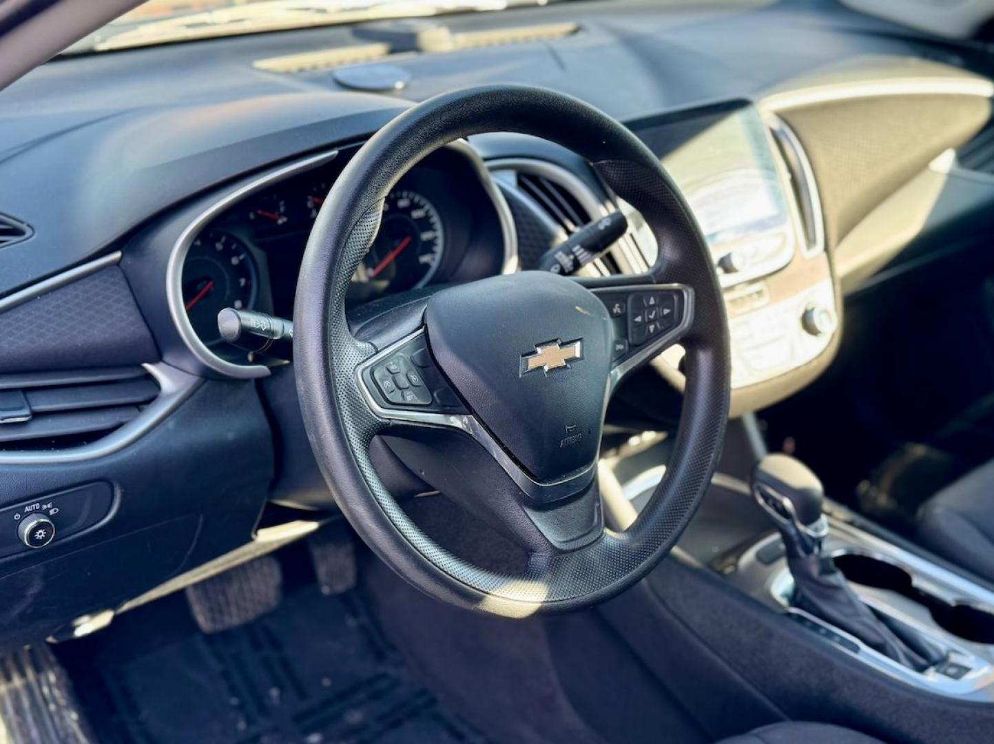 2022 BLUE Chevrolet Malibu LT (1G1ZD5ST4NF) with an 1.5L L4 DOHC 16V engine, 6A transmission, located at 7600 S Western Ave., Chicago, IL, 60620, (773) 918-3980, 0.000000, 0.000000 - Photo#4