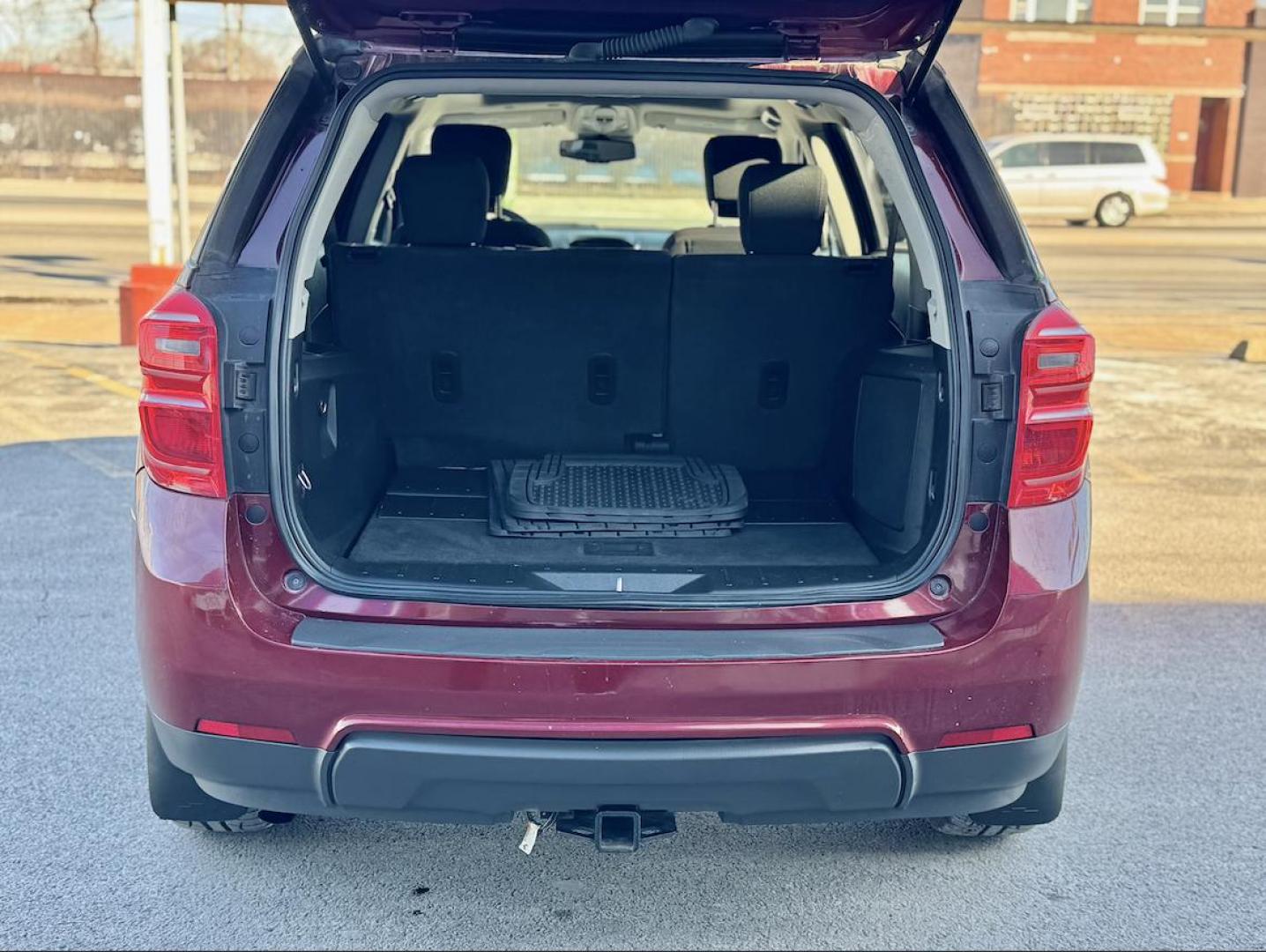 2017 RED Chevrolet Equinox LT AWD (2GNFLFEK1H6) with an 2.4L L4 DOHC 16V FFV engine, 6A transmission, located at 7600 S Western Ave., Chicago, IL, 60620, (773) 918-3980, 0.000000, 0.000000 - Photo#3