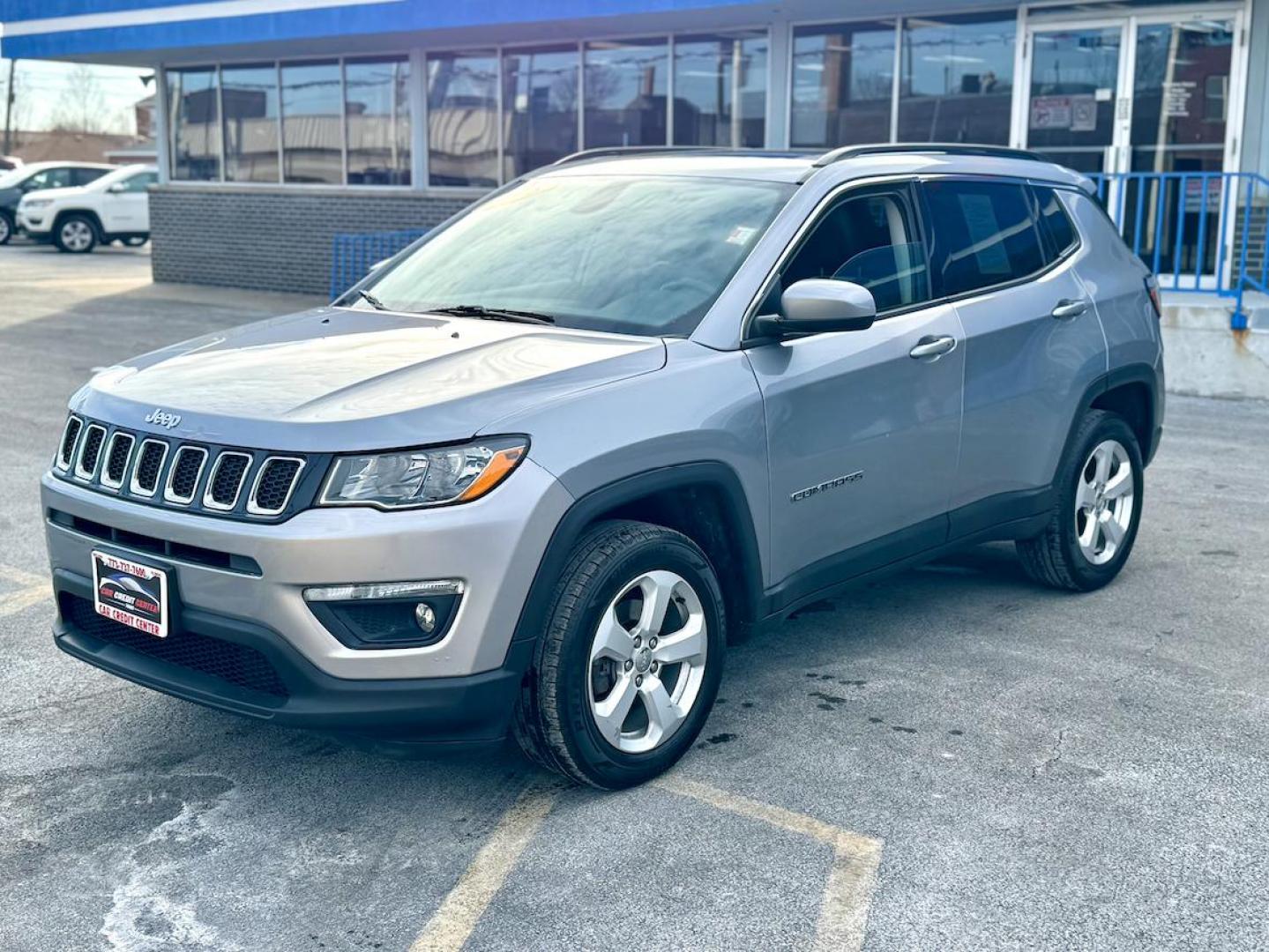 2018 GRAY Jeep Compass Sport 4WD (3C4NJDBB7JT) with an 2.4L L4 DOHC 16V engine, located at 7600 S Western Ave., Chicago, IL, 60620, (773) 918-3980, 0.000000, 0.000000 - Photo#2